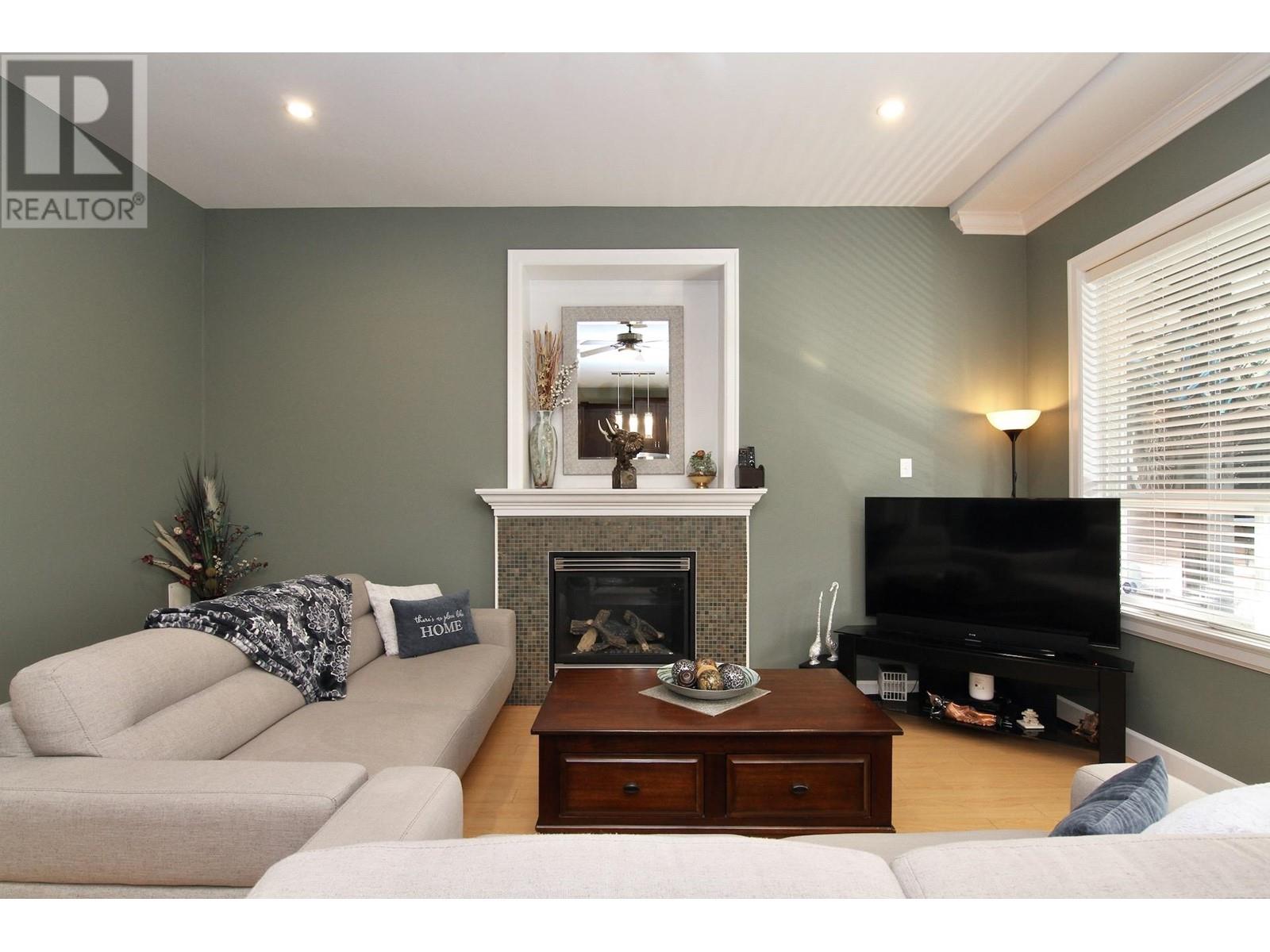 24222 104 Avenue, Maple Ridge, British Columbia  V2W 0E4 - Photo 3 - R2857958