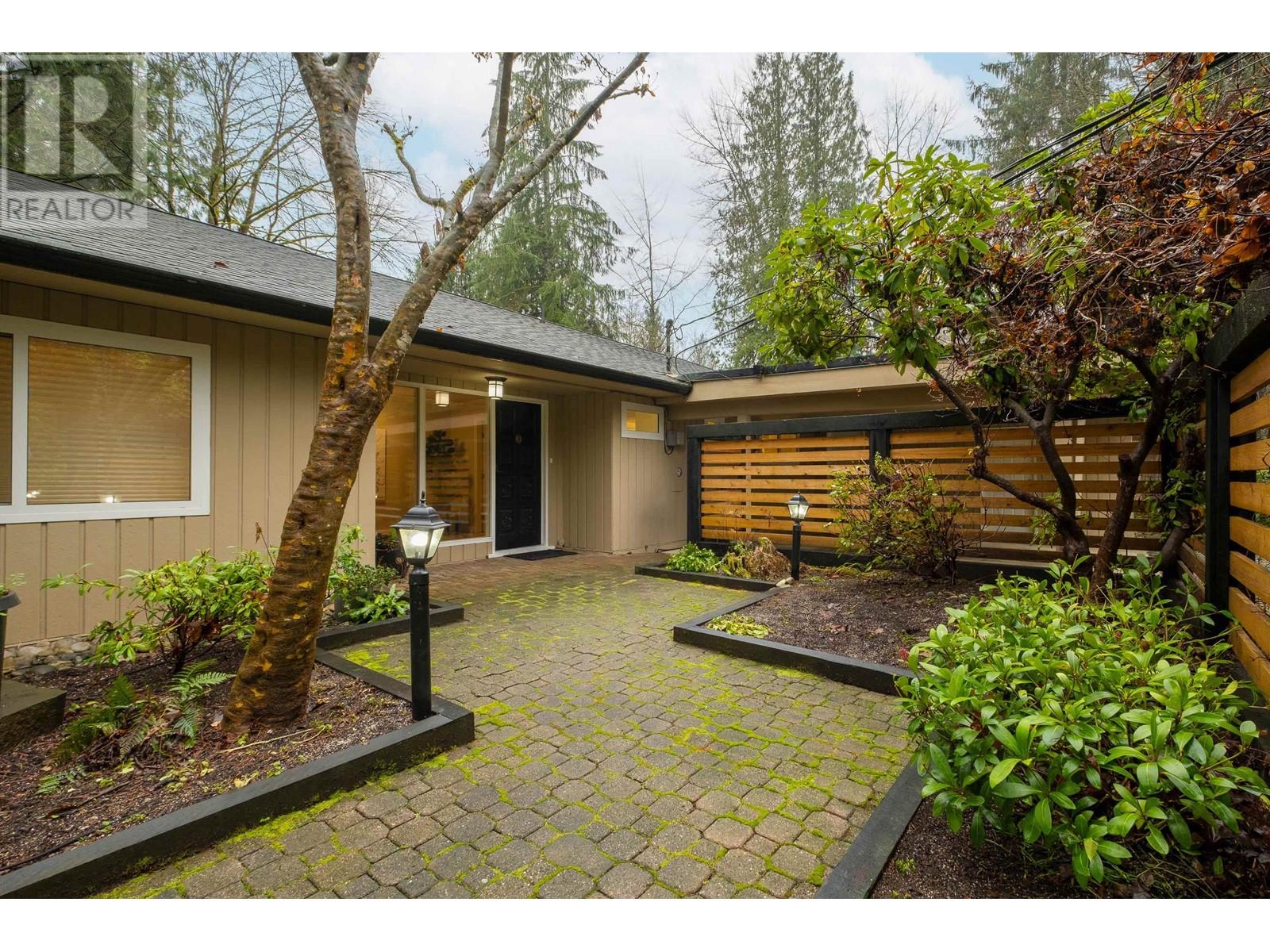 24000 Fern Crescent, Maple Ridge, British Columbia  V4R 2R7 - Photo 10 - R2857982