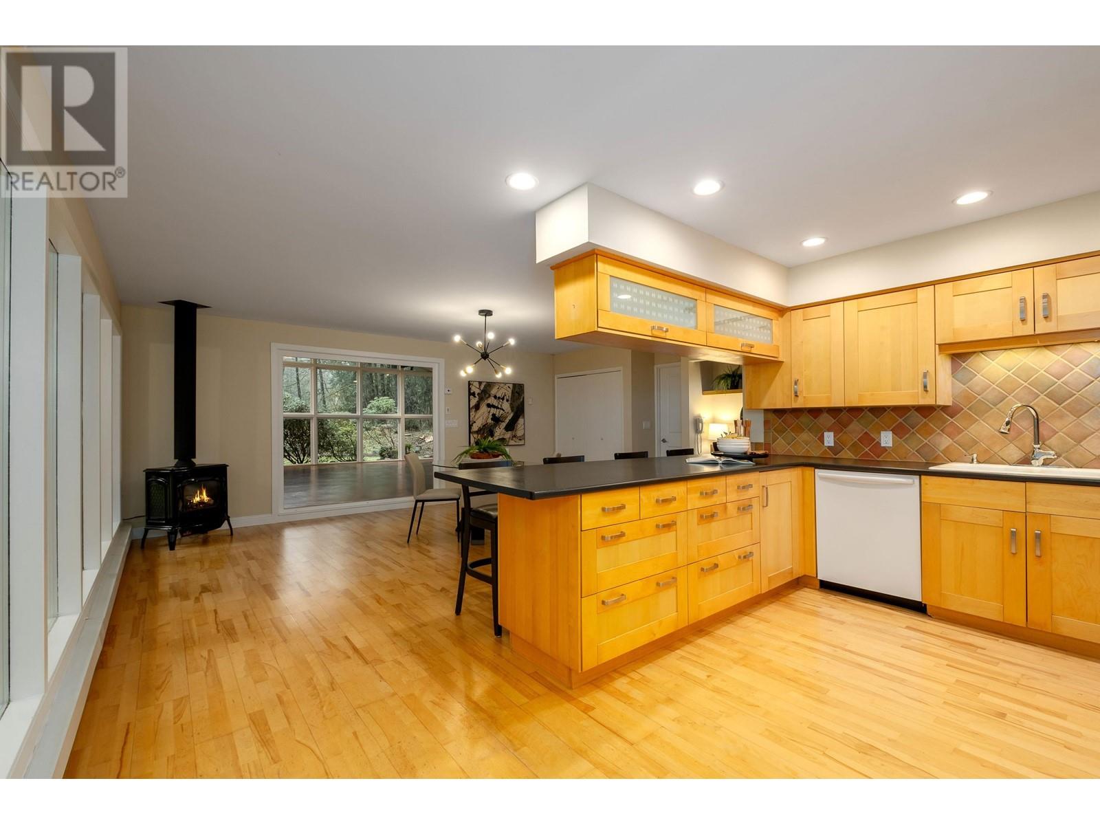 24000 Fern Crescent, Maple Ridge, British Columbia  V4R 2R7 - Photo 19 - R2857982