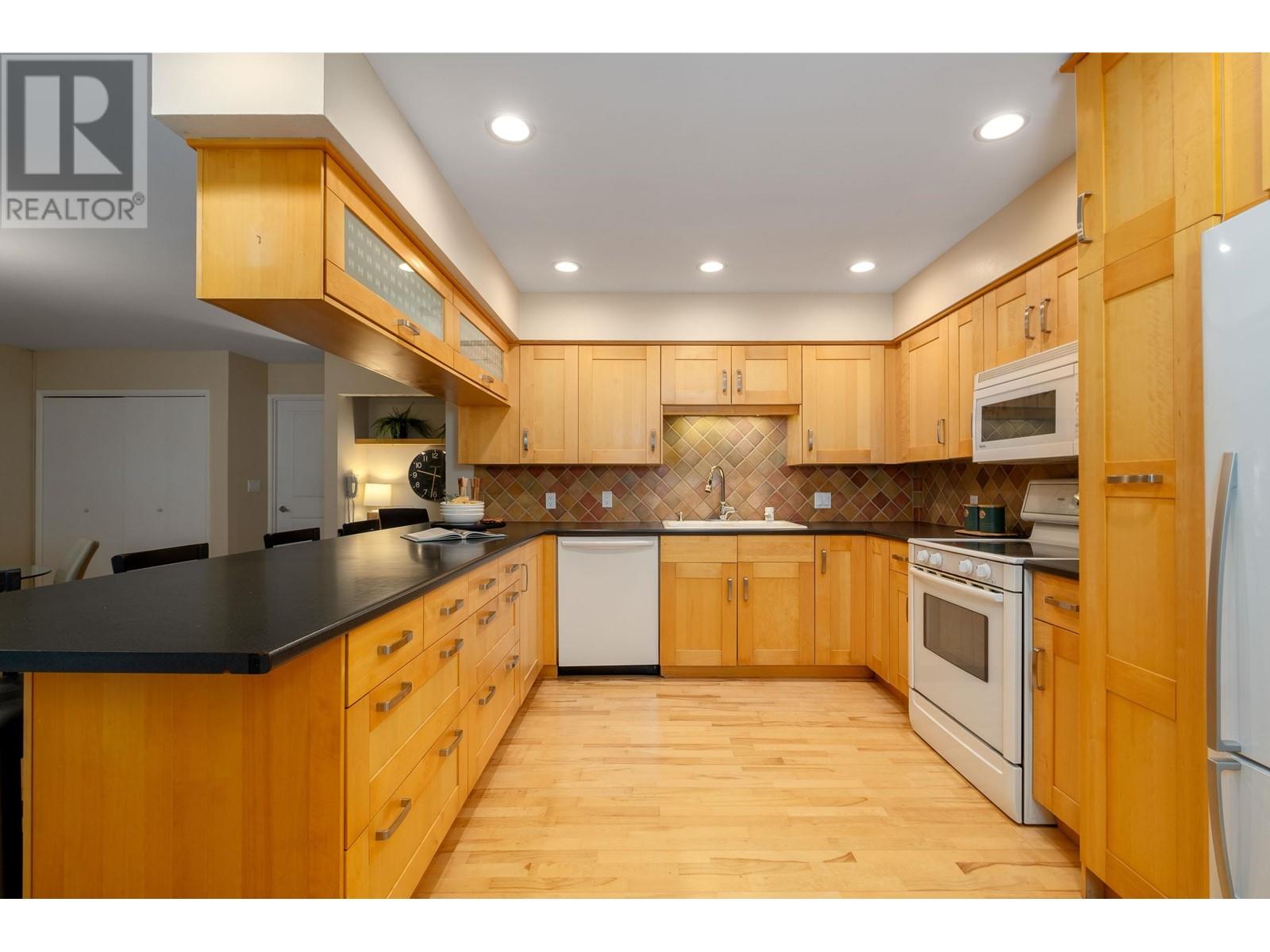 24000 Fern Crescent, Maple Ridge, British Columbia  V4R 2R7 - Photo 20 - R2857982