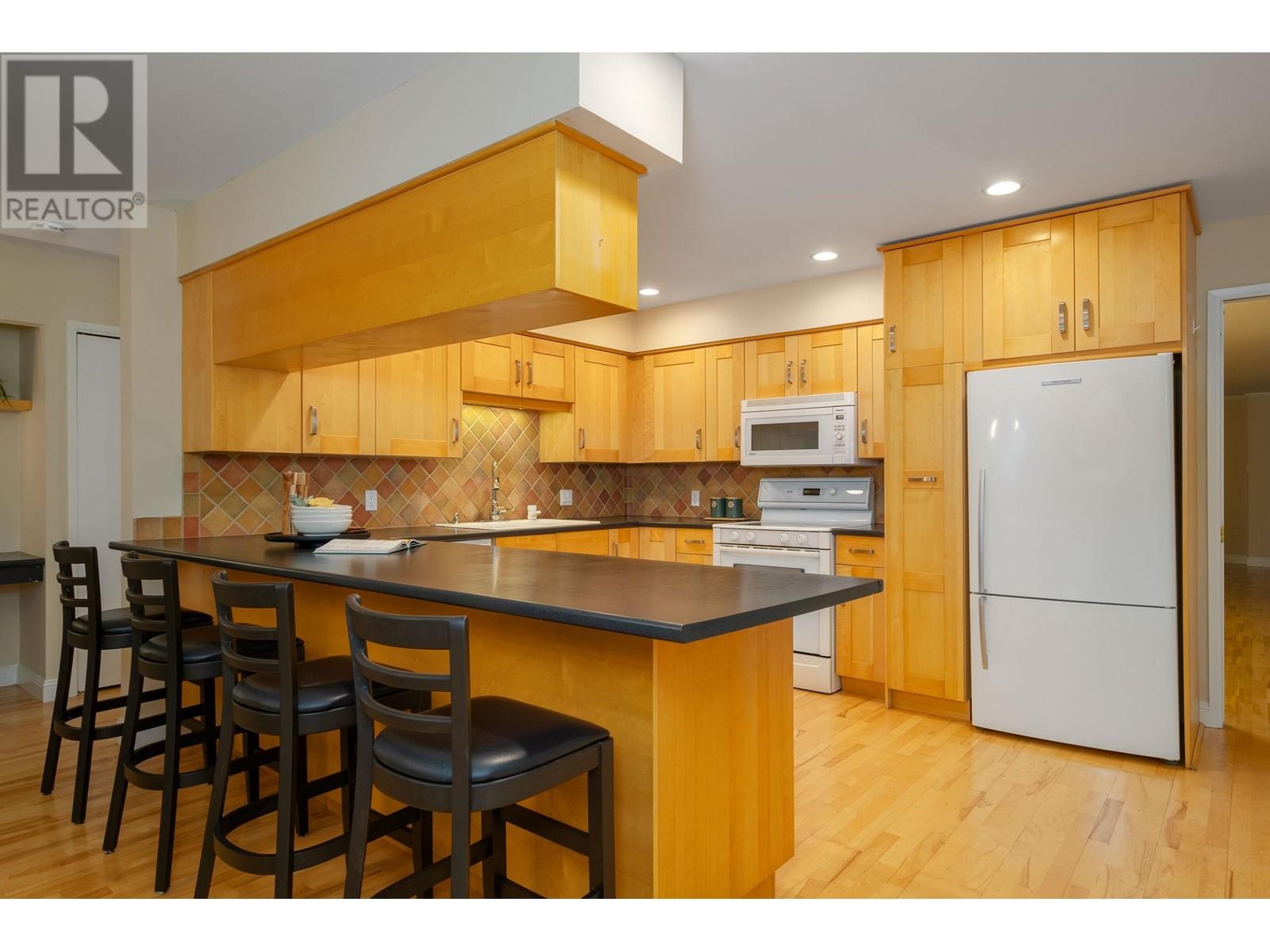24000 Fern Crescent, Maple Ridge, British Columbia  V4R 2R7 - Photo 21 - R2857982