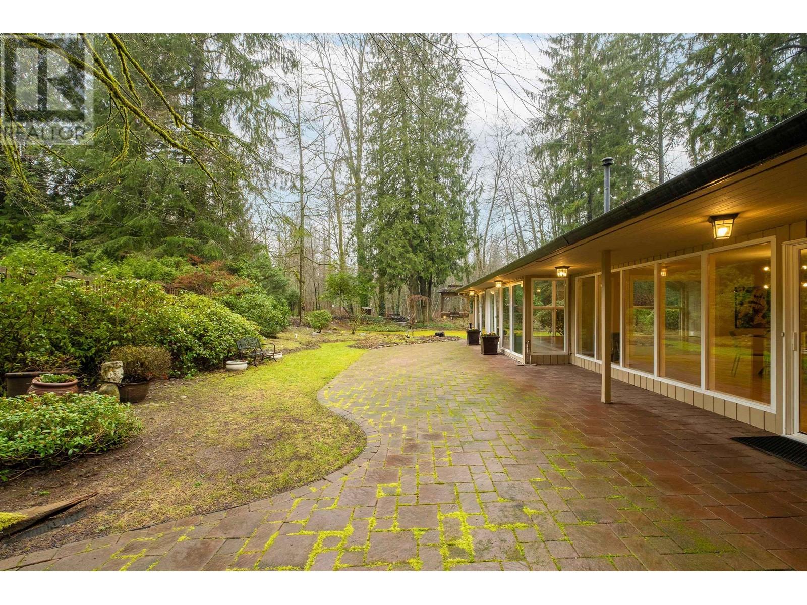 24000 Fern Crescent, Maple Ridge, British Columbia  V4R 2R7 - Photo 37 - R2857982