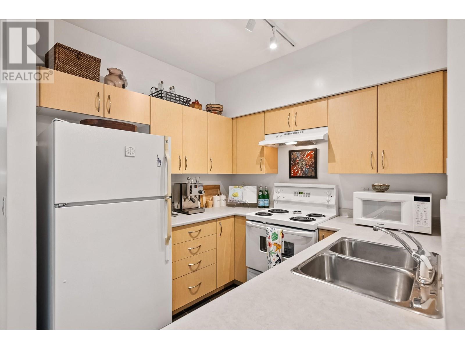 59 15 Forest Park Way, Port Moody, British Columbia  V3H 5G7 - Photo 5 - R2858037