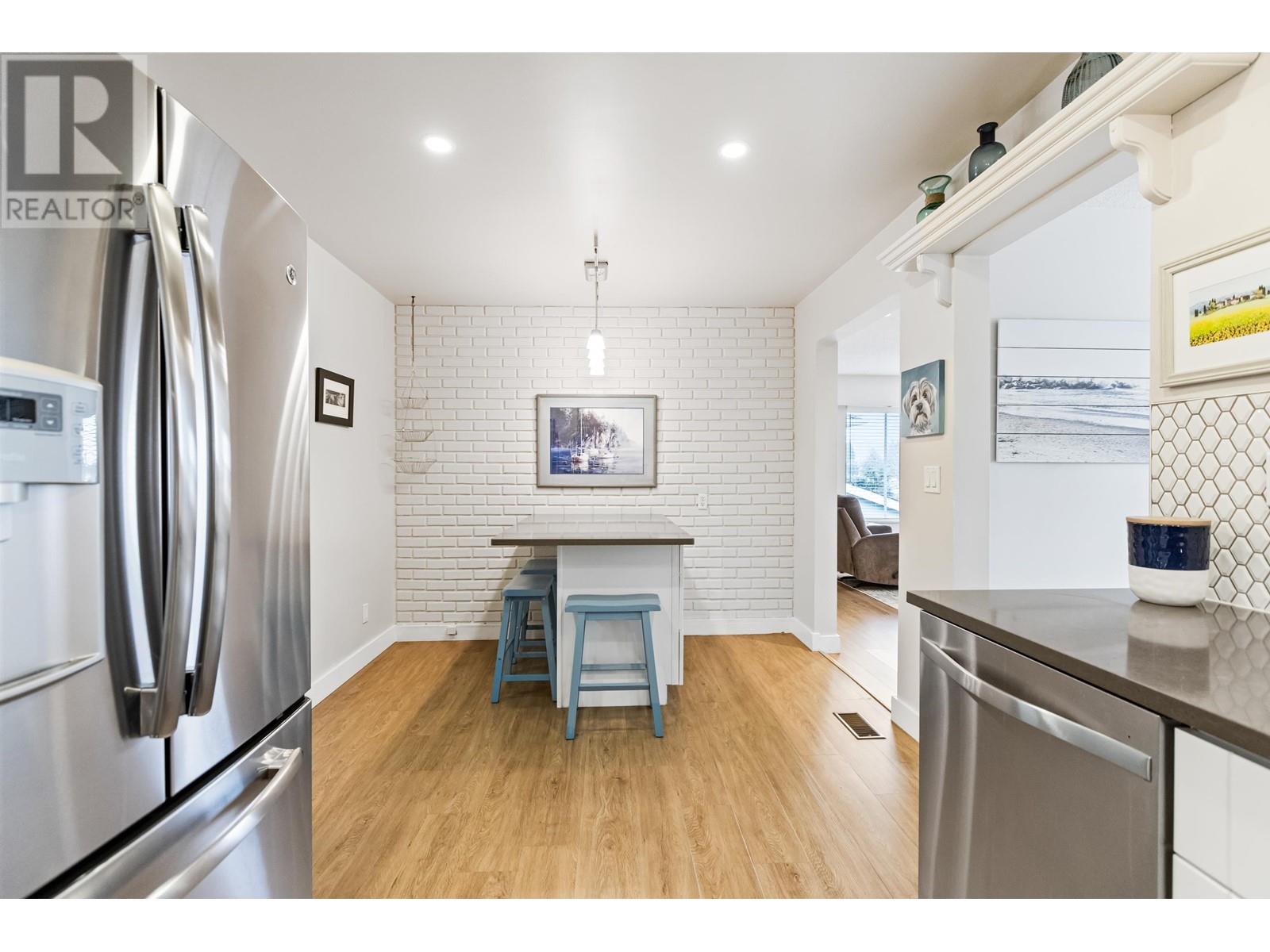 996 Weldon Court, Port Moody, British Columbia  V3H 1H4 - Photo 11 - R2858003