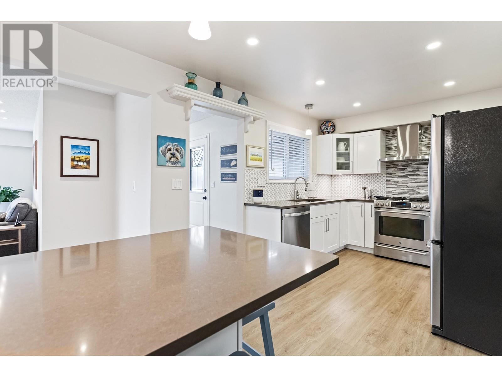 996 Weldon Court, Port Moody, British Columbia  V3H 1H4 - Photo 13 - R2858003