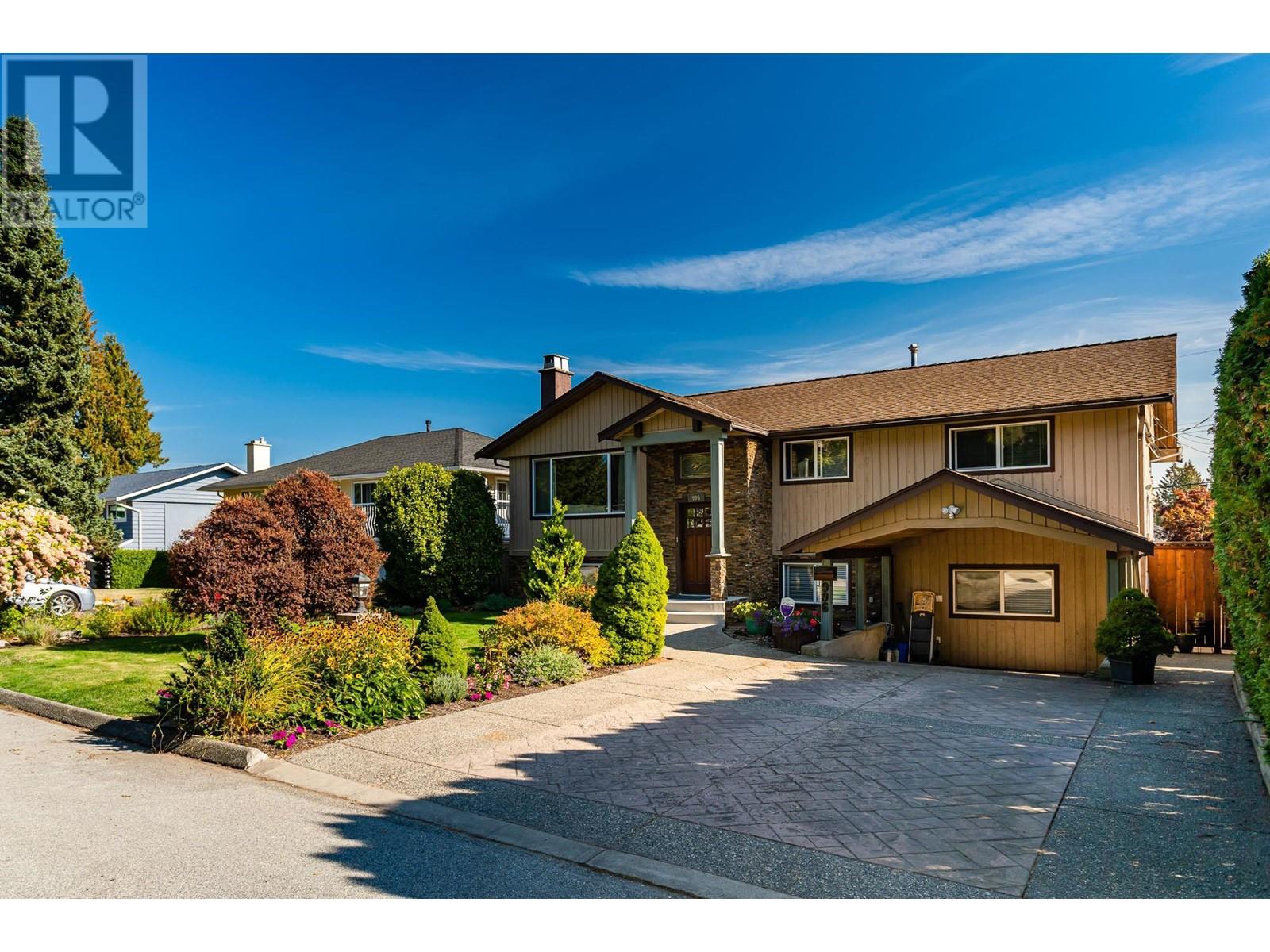 996 Weldon Court, Port Moody, British Columbia  V3H 1H4 - Photo 2 - R2858003