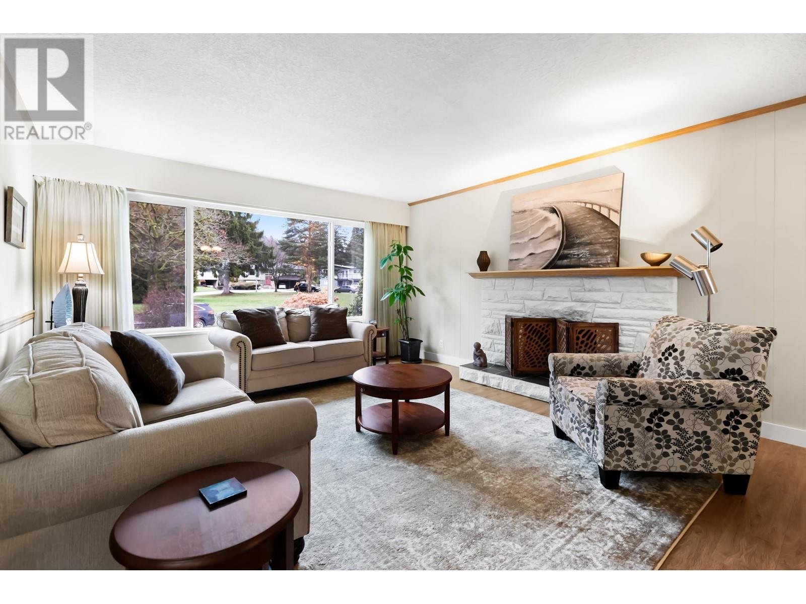 996 Weldon Court, Port Moody, British Columbia  V3H 1H4 - Photo 4 - R2858003