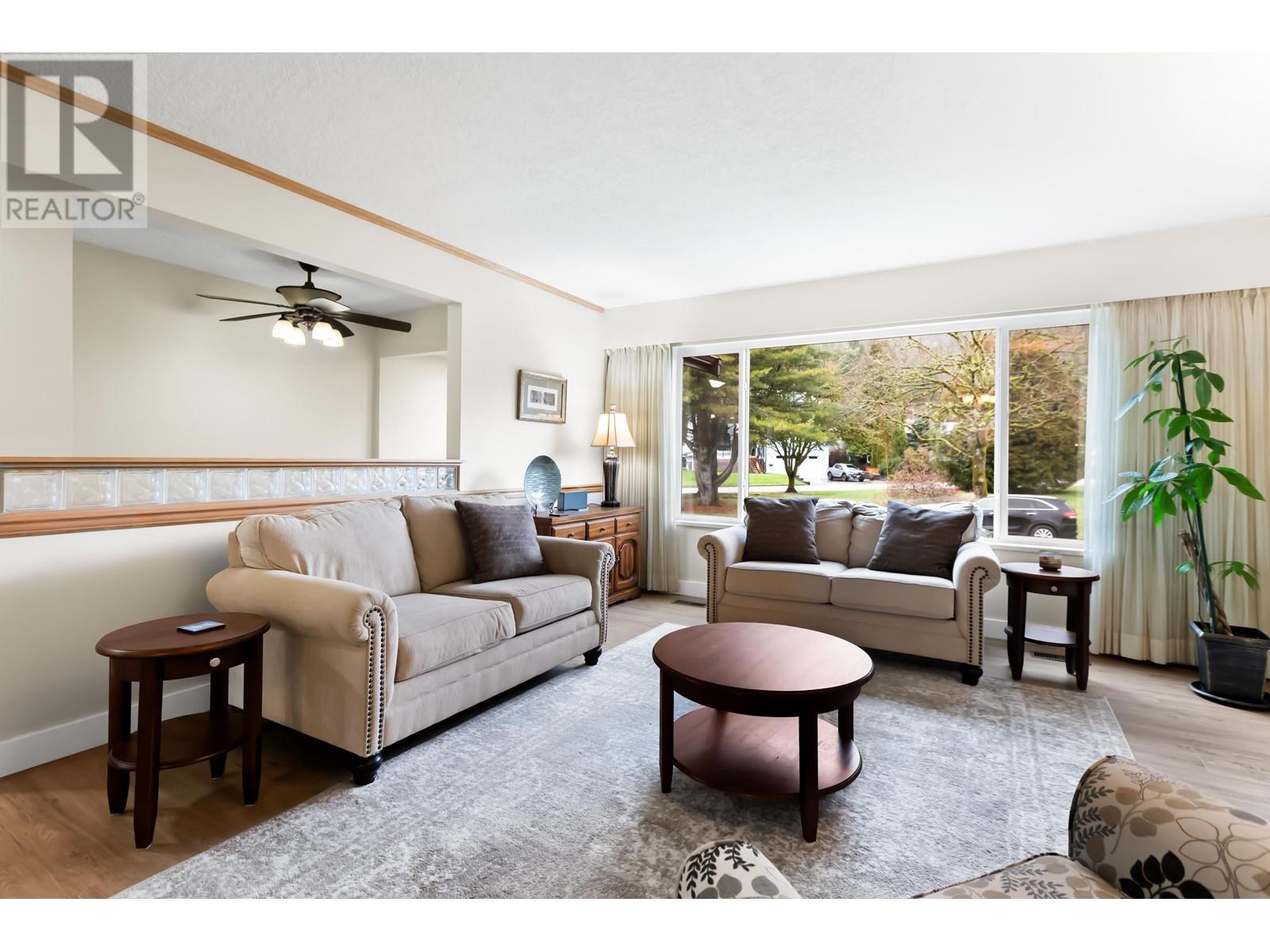 996 Weldon Court, Port Moody, British Columbia  V3H 1H4 - Photo 5 - R2858003