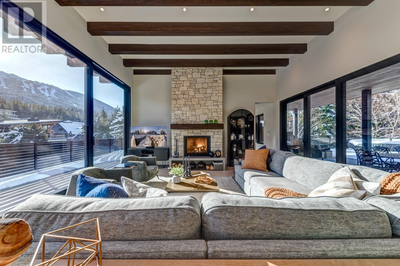 7313 Toni Sailer Lane, Whistler, British Columbia  V8E 0E3 - Photo 4 - R2858102