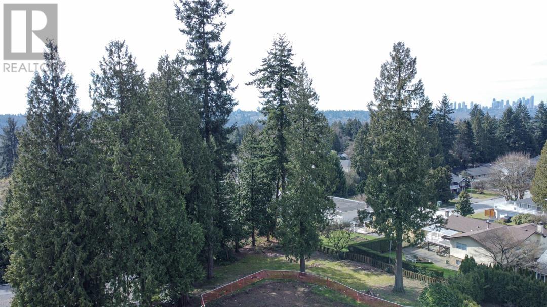 3311 Dalebright Drive, Burnaby, British Columbia  V5A 3E6 - Photo 3 - R2857798
