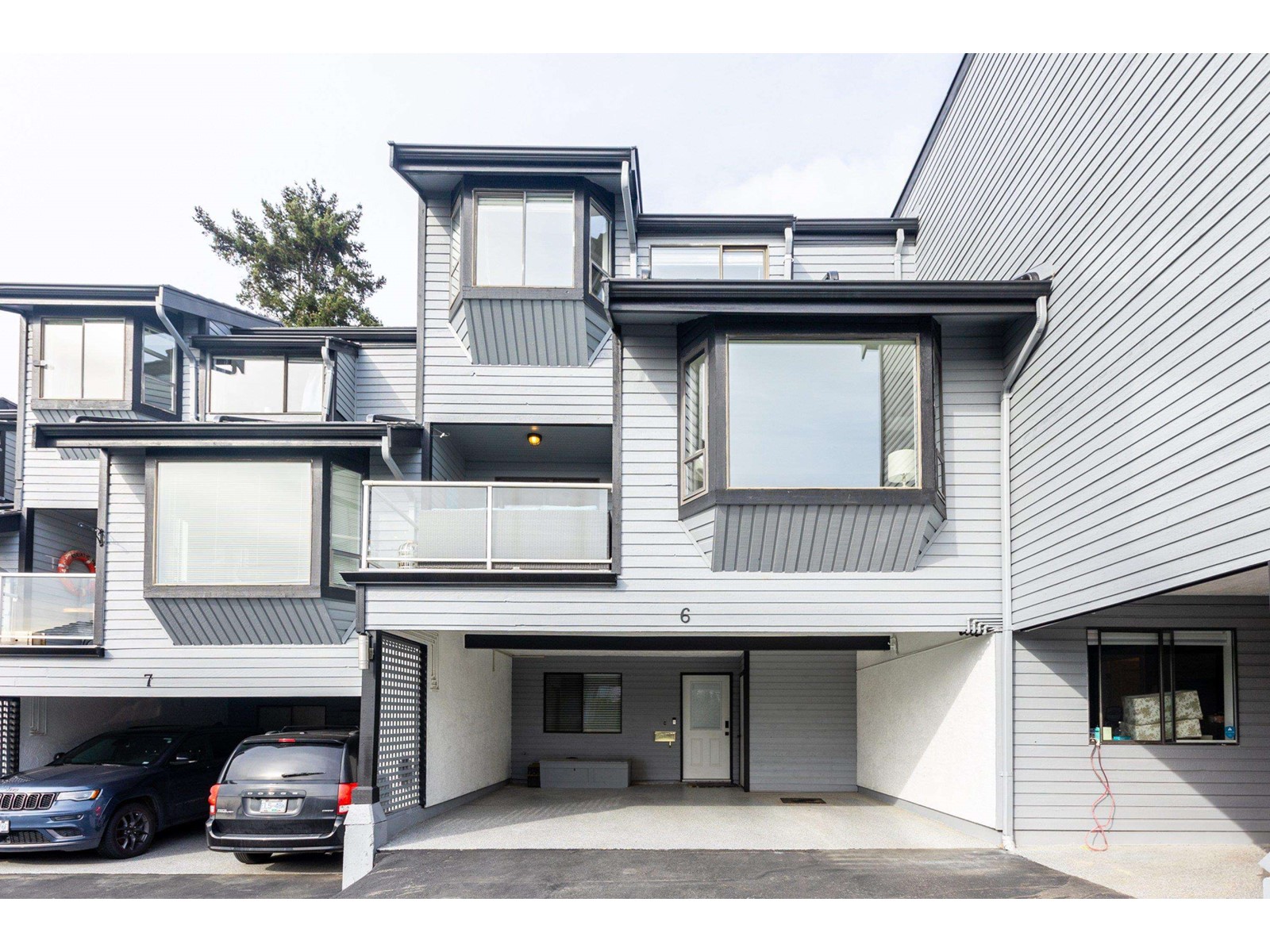 Listing Picture 4 of 40 : 6 14985 VICTORIA AVENUE, White Rock - 魯藝地產 Yvonne Lu Group - MLS Medallion Club Member