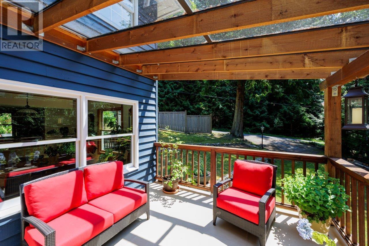 944 Windjammer Road, Bowen Island, British Columbia  V0N 1G2 - Photo 14 - R2858167