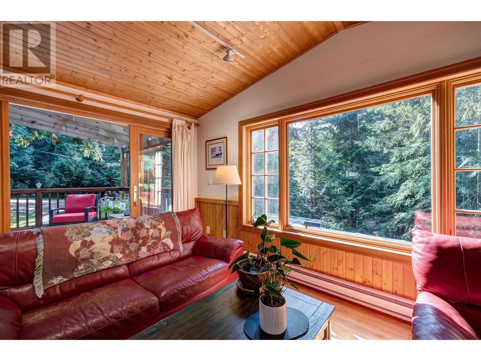 944 Windjammer Road, Bowen Island, British Columbia  V0N 1G2 - Photo 4 - R2858167