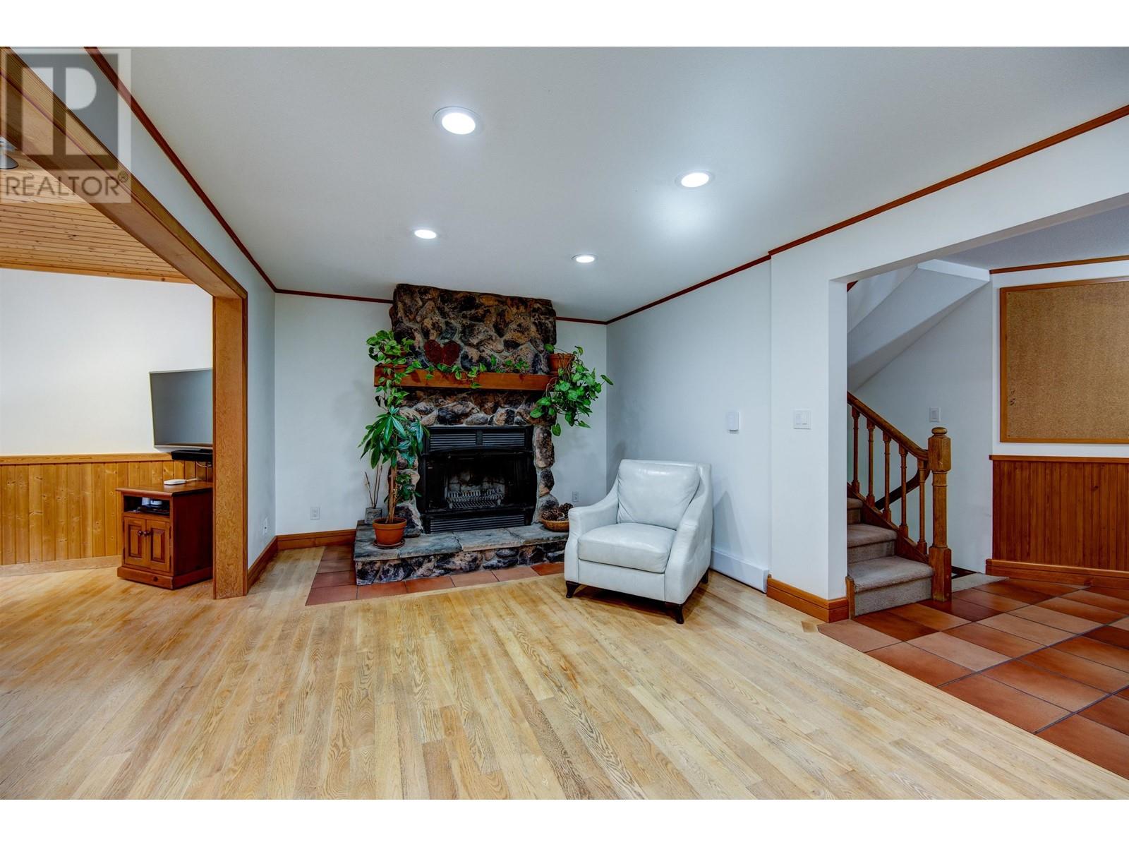 944 Windjammer Road, Bowen Island, British Columbia  V0N 1G2 - Photo 7 - R2858167
