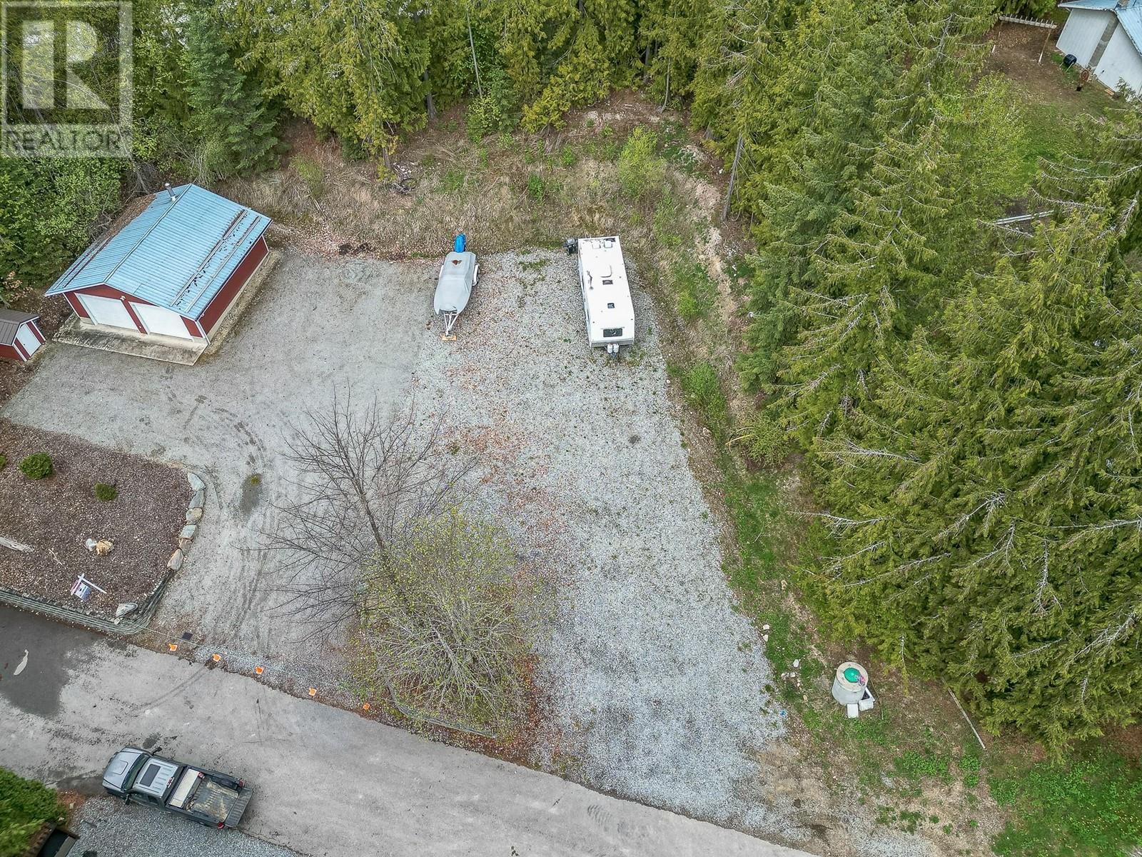 400 Coach Road, Sicamous, British Columbia  V0E 2V4 - Photo 3 - 10304351
