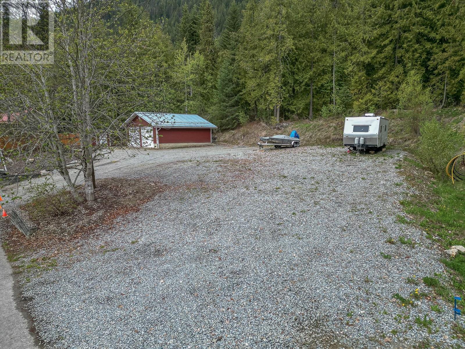 400 Coach Road, Sicamous, British Columbia  V0E 2V4 - Photo 11 - 10304351