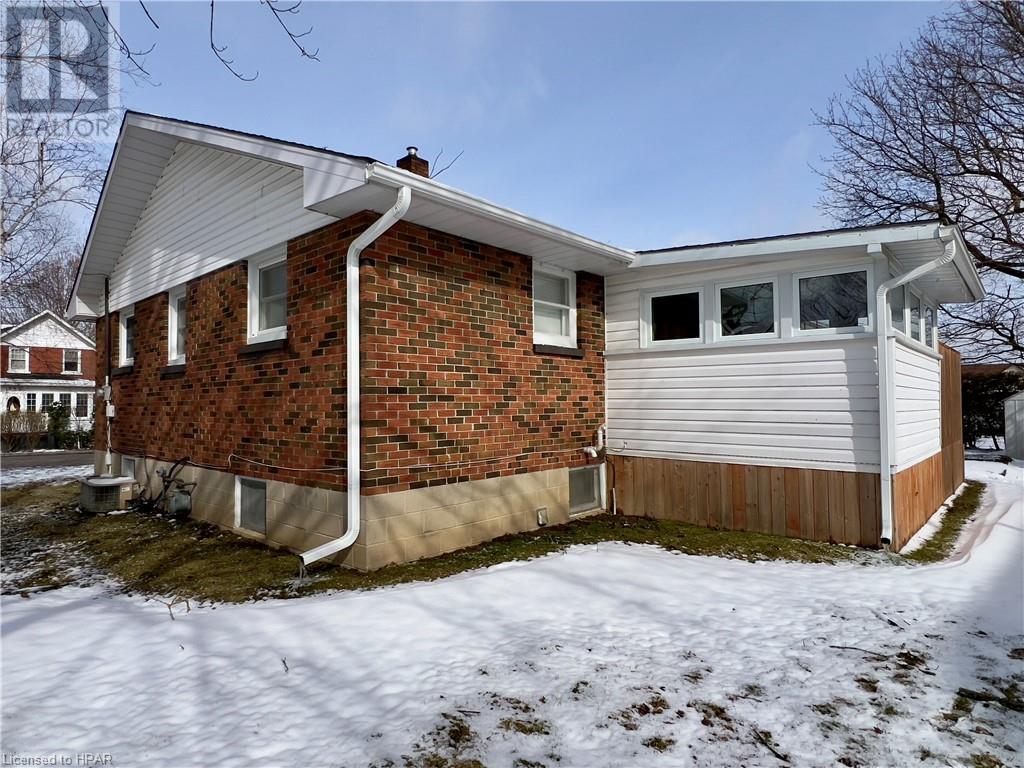 540 Richelieu Avenue S, Listowel, Ontario  N4W 1X4 - Photo 3 - 40552757