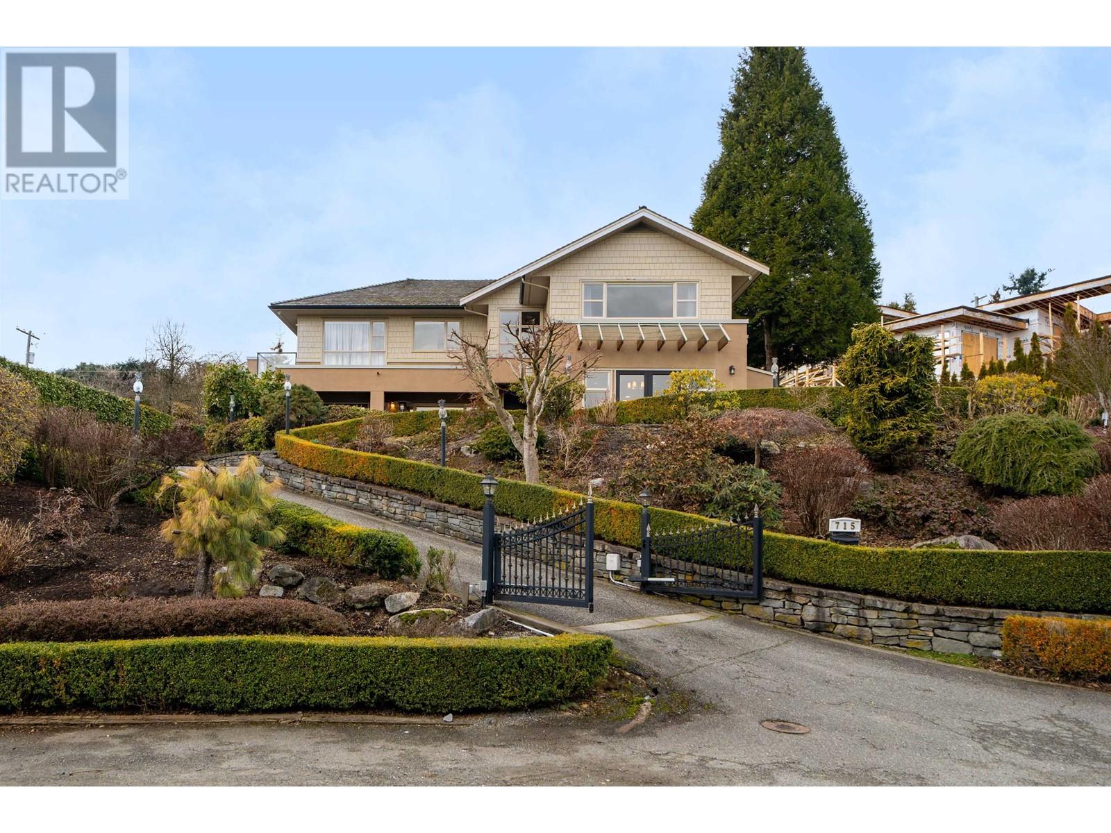 715 King Georges Way, West Vancouver, British Columbia  V7S 1S2 - Photo 2 - R2858269