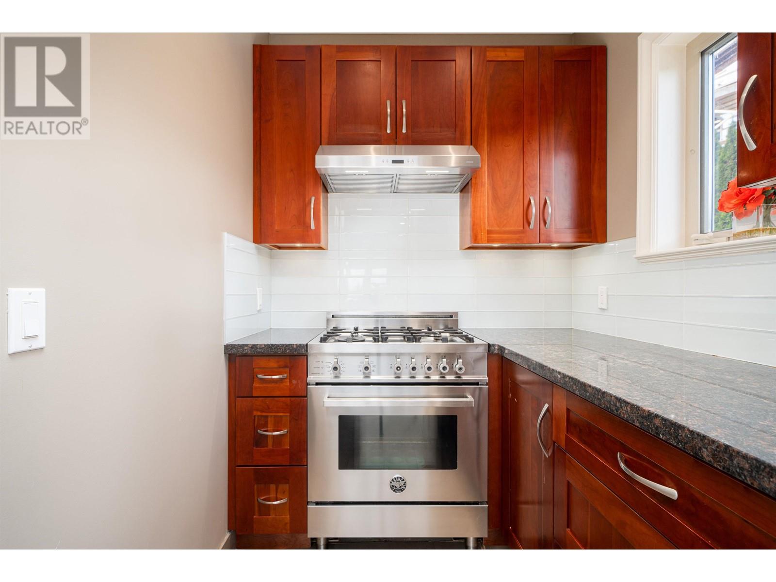 715 King Georges Way, West Vancouver, British Columbia  V7S 1S2 - Photo 9 - R2858269