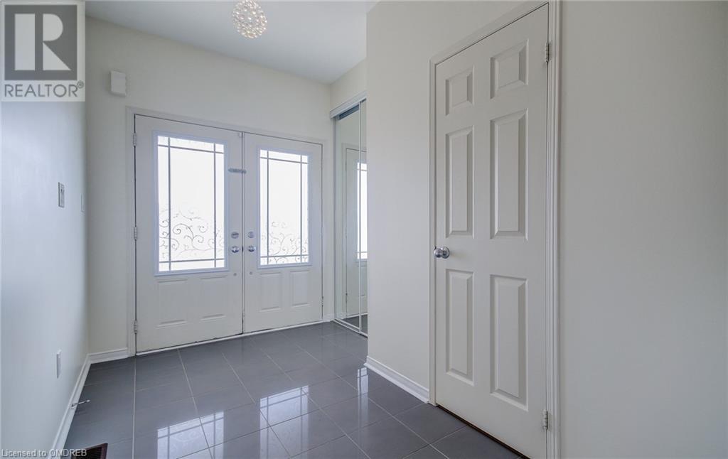 248 Langford Boulevard, Bradford West Gwillimbury, Ontario  L3Z 0S4 - Photo 4 - 40552136