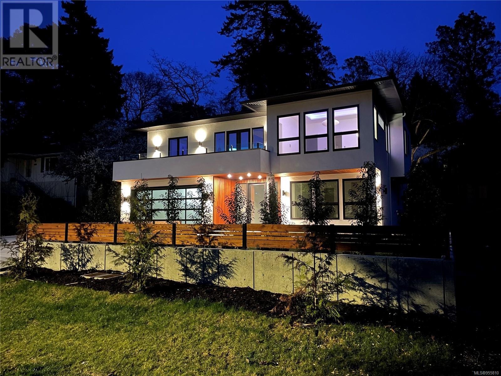 302 Beaumont Ave, view royal, British Columbia