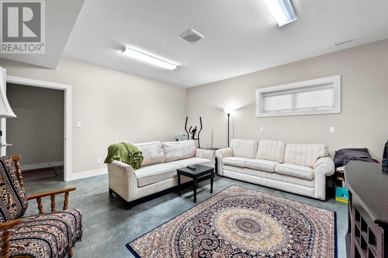 772 Battle Street W, Kamloops, British Columbia  V2C 1H6 - Photo 42 - 177103