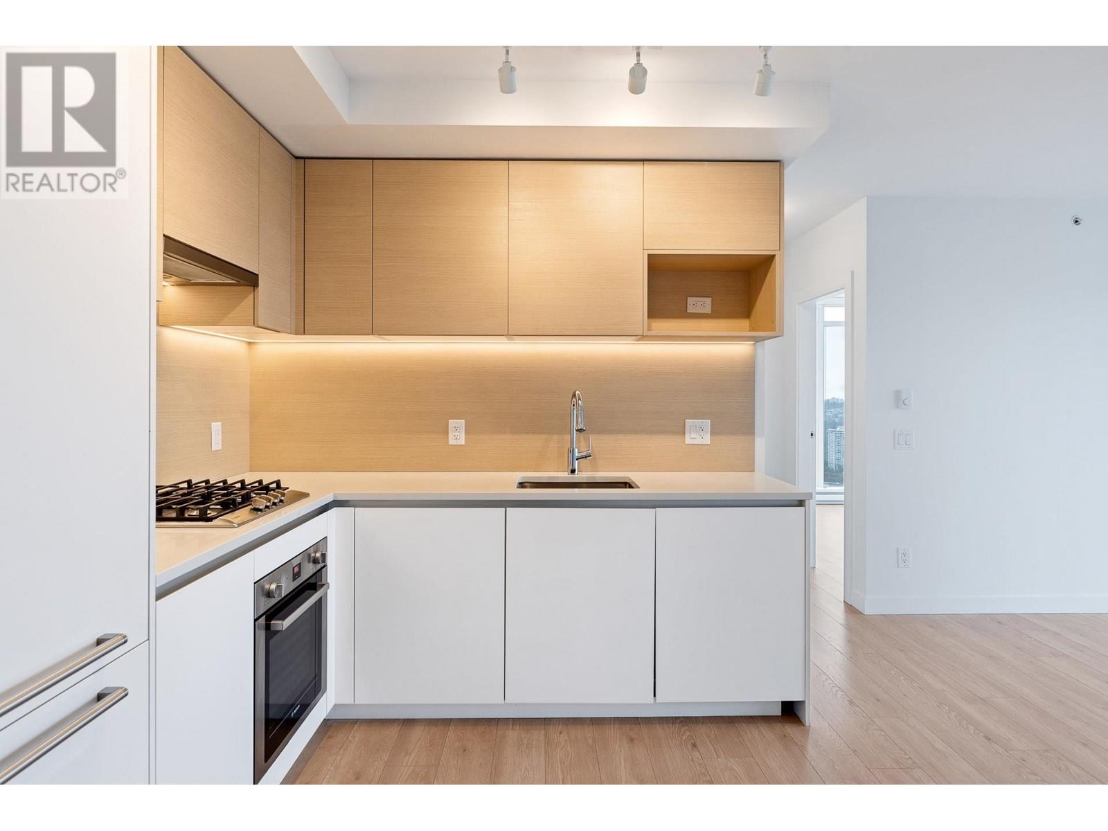 2404 652 Whiting Way, Coquitlam, British Columbia  V3J 0K3 - Photo 6 - R2858391