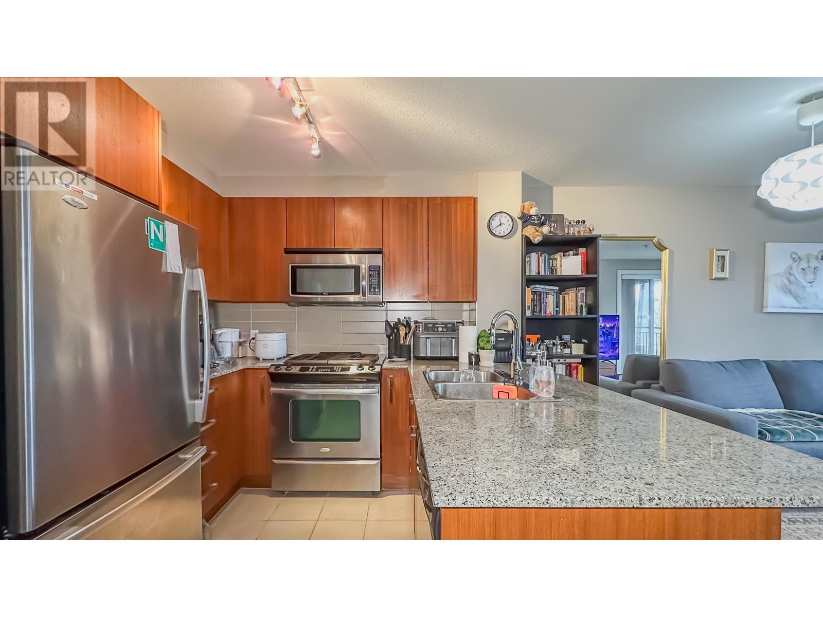 315 5889 Irmin Street, Burnaby, British Columbia  V5J 0C1 - Photo 5 - R2858538