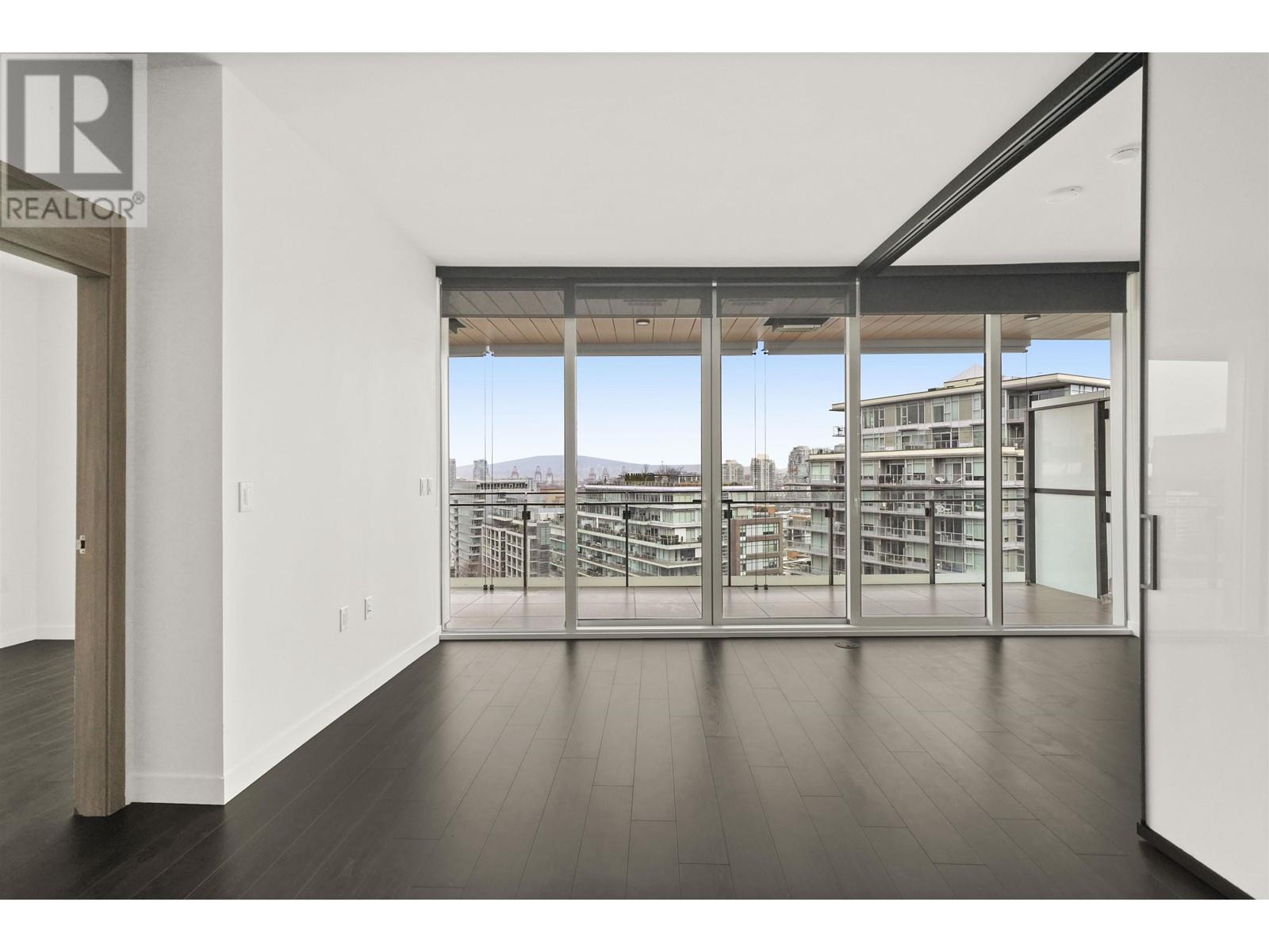 1604 1768 Cook Street, Vancouver, British Columbia  V5Y 0N3 - Photo 2 - R2858597