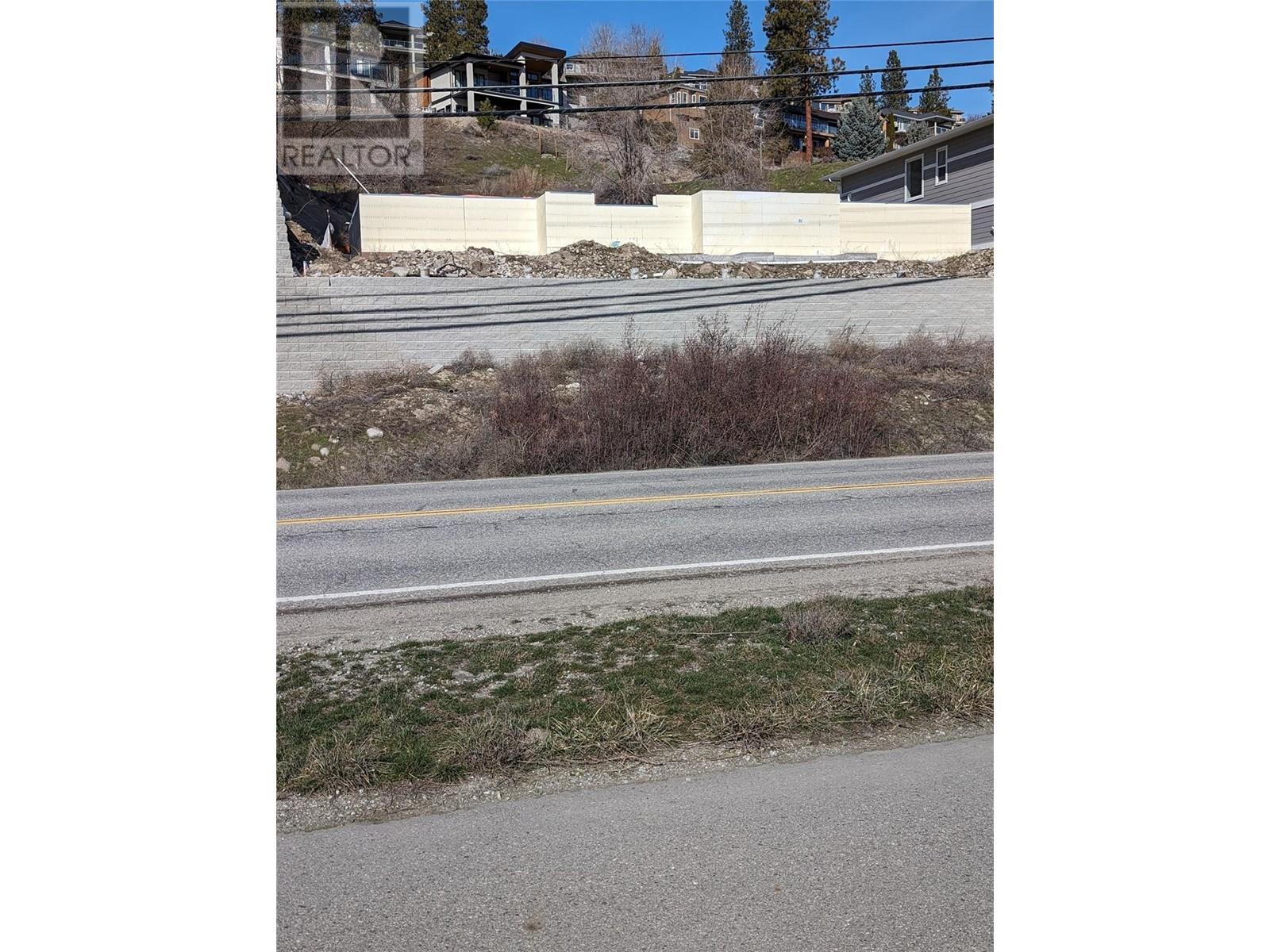 3647 & 3649 Apple Way Boulevard, West Kelowna, British Columbia  V4T 1Y5 - Photo 3 - 10306315