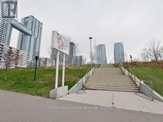 2111 - 75 Queens Wharf Road, Toronto, Ontario  M5V 0J8 - Photo 2 - C8136564