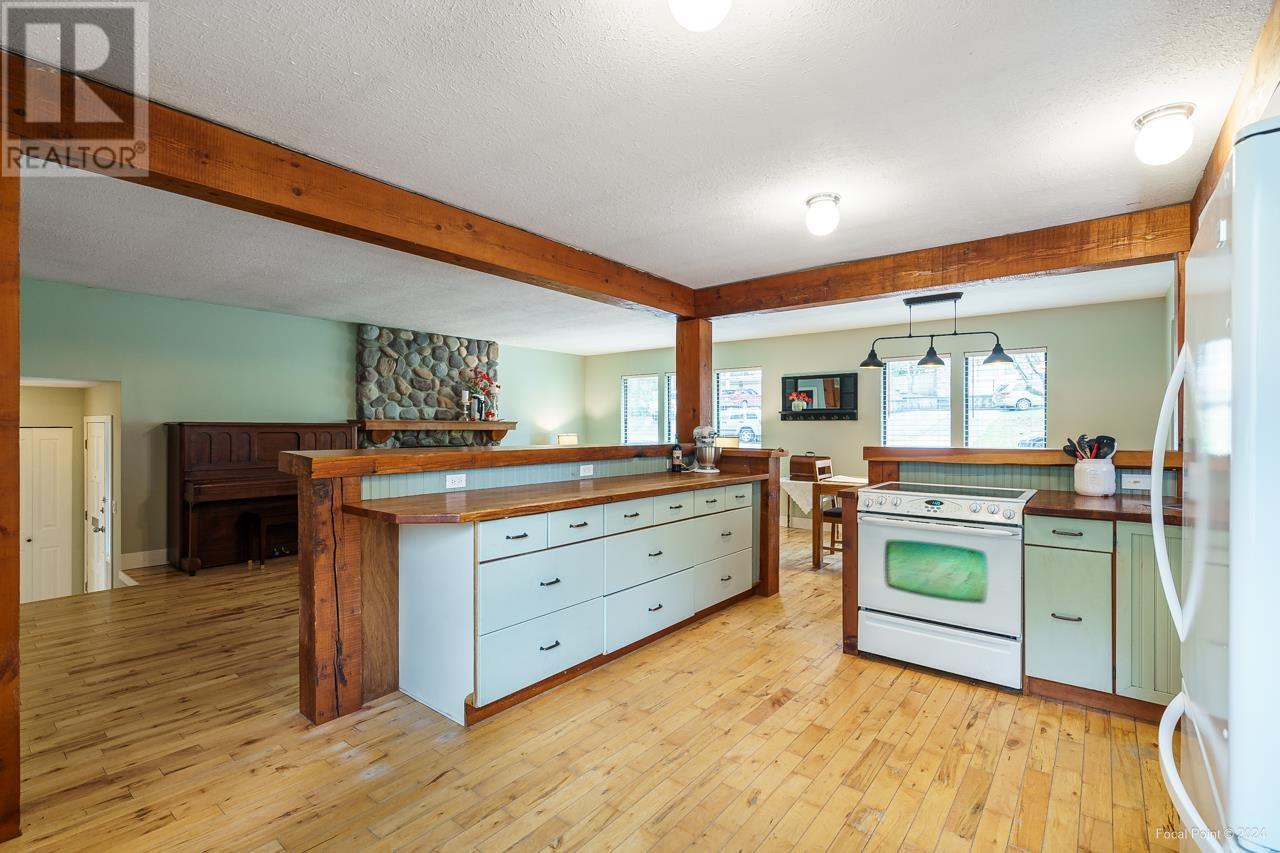 21303 Douglas Avenue, Maple Ridge, British Columbia  V4R 2H8 - Photo 10 - R2858711