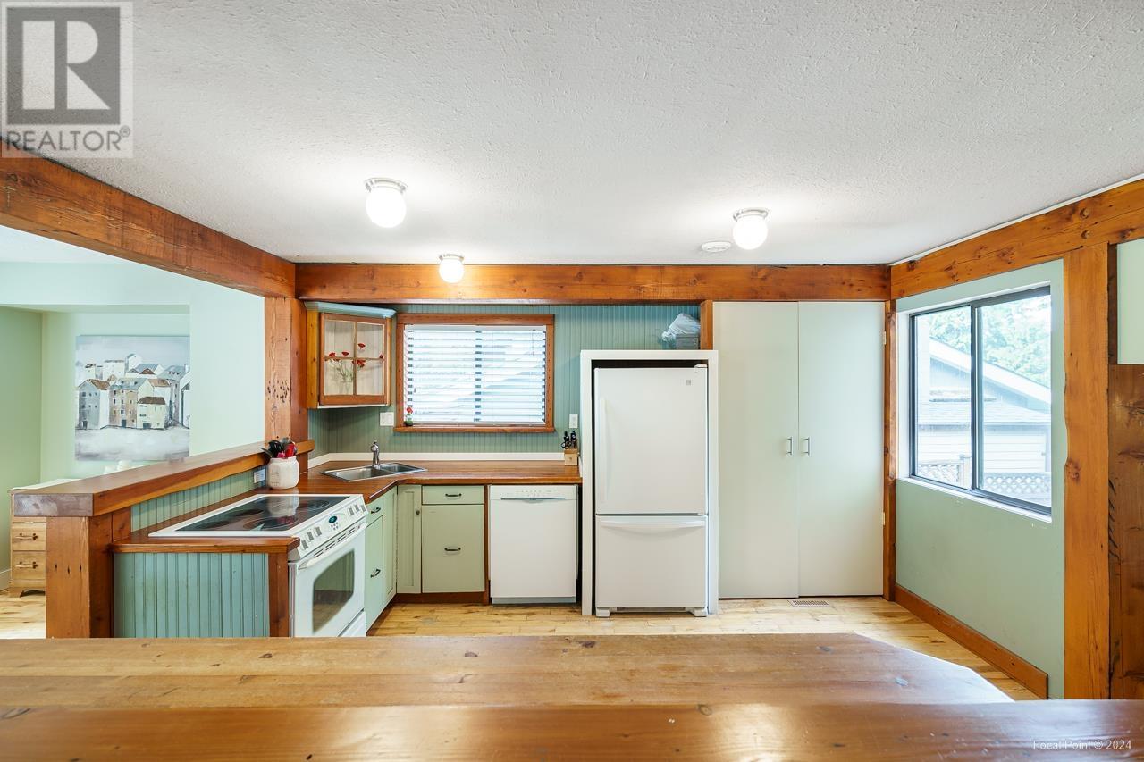 21303 Douglas Avenue, Maple Ridge, British Columbia  V4R 2H8 - Photo 9 - R2858711