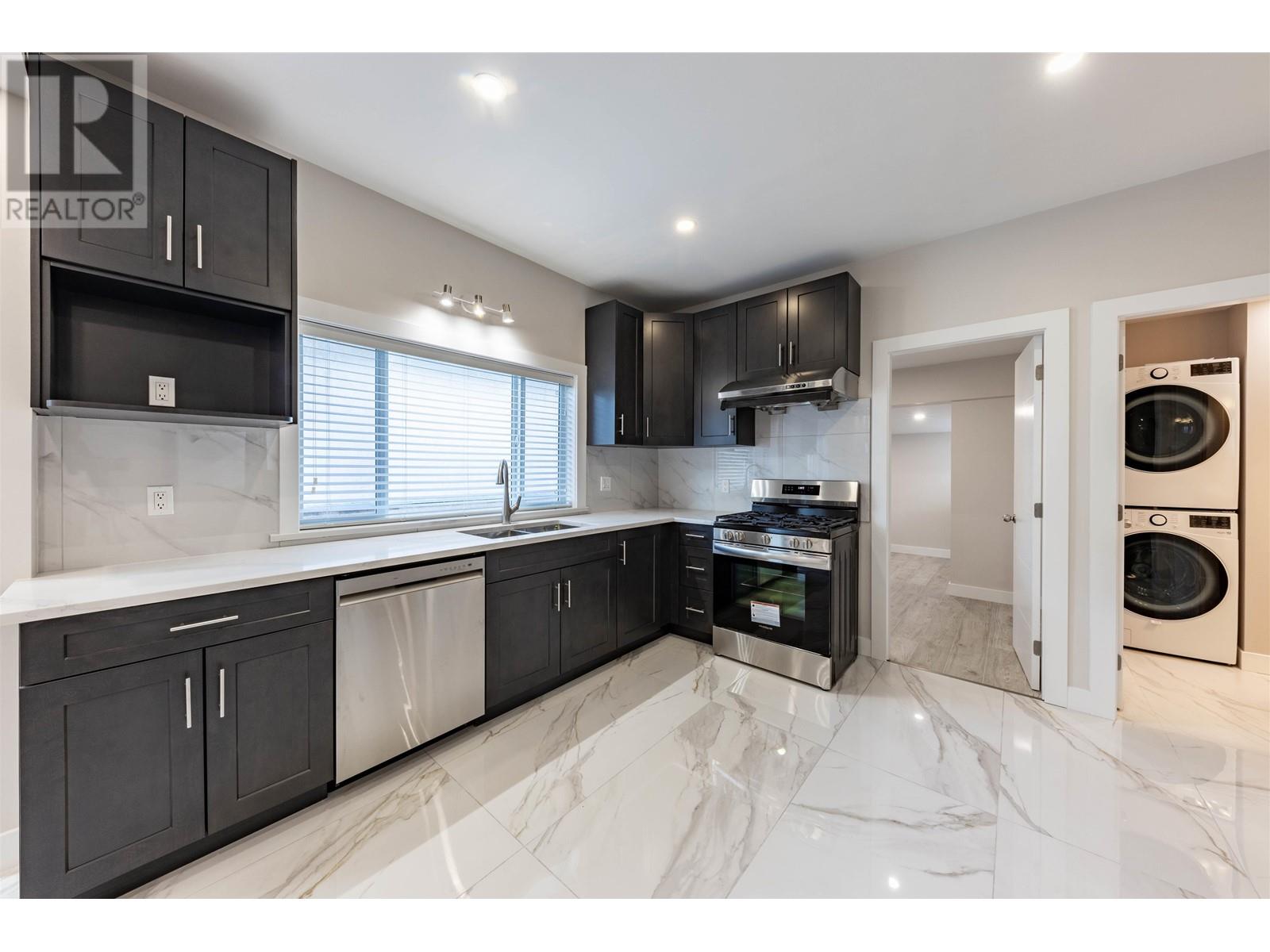 2703 Horley Street, Vancouver, British Columbia  V5R 4R7 - Photo 5 - R2858676