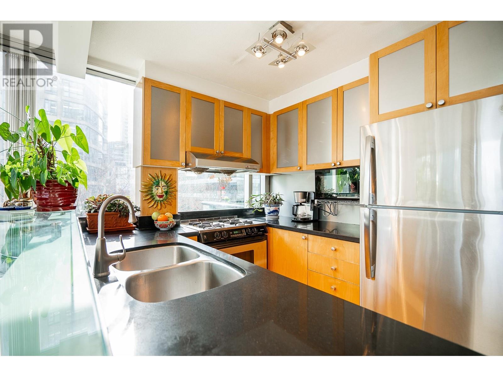 502 1003 Burnaby Street, Vancouver, British Columbia  V6E 4R7 - Photo 10 - R2858285