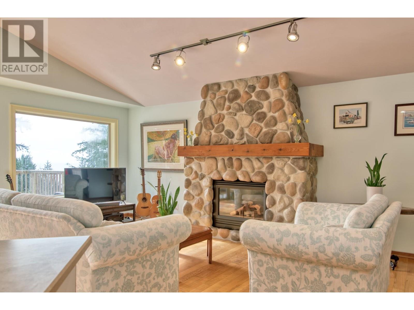 1286 Gower Point Road, Gibsons, British Columbia  V0N 1V3 - Photo 12 - R2858746