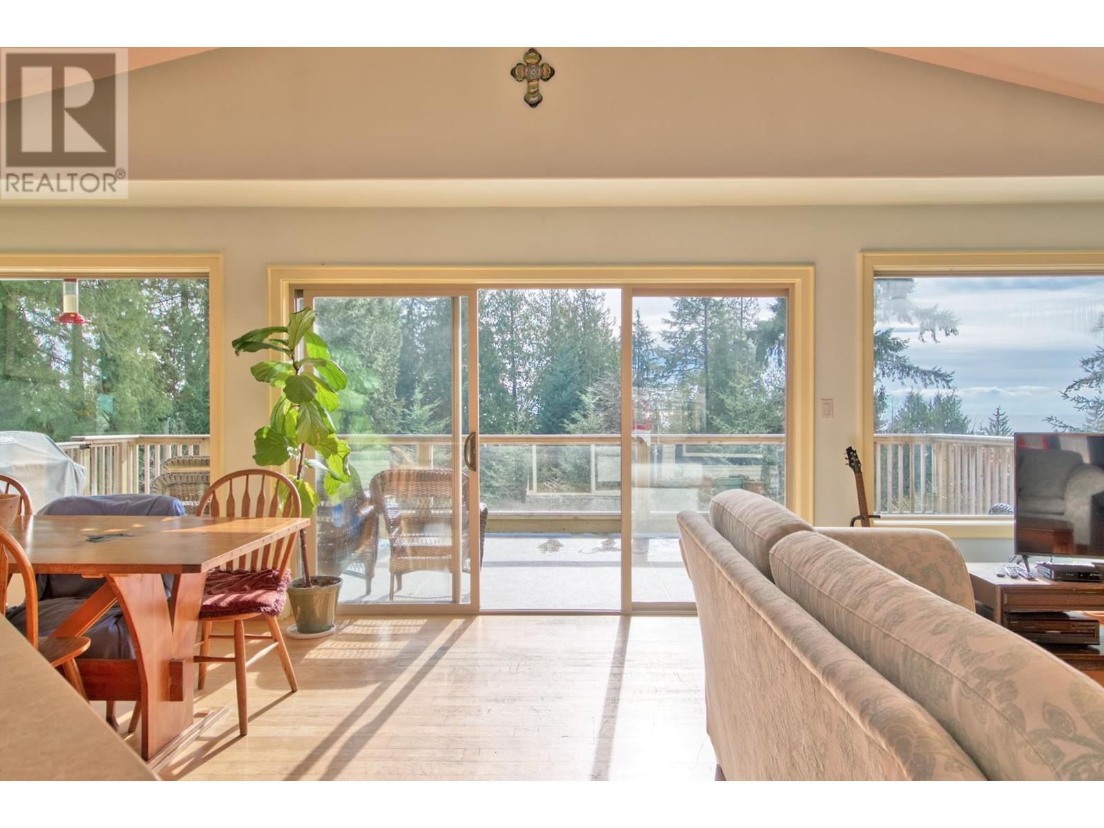 1286 Gower Point Road, Gibsons, British Columbia  V0N 1V3 - Photo 14 - R2858746