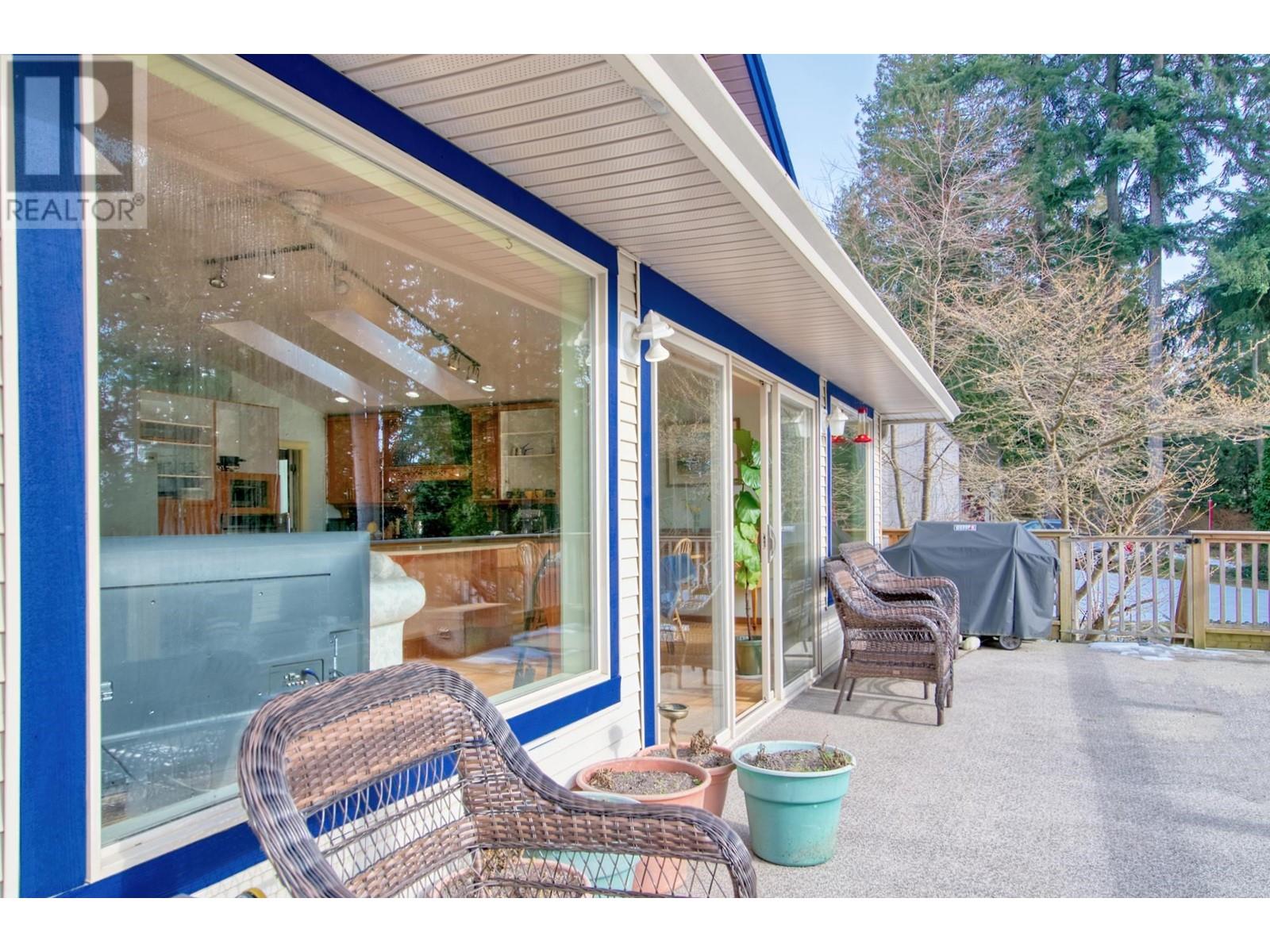 1286 Gower Point Road, Gibsons, British Columbia  V0N 1V3 - Photo 16 - R2858746