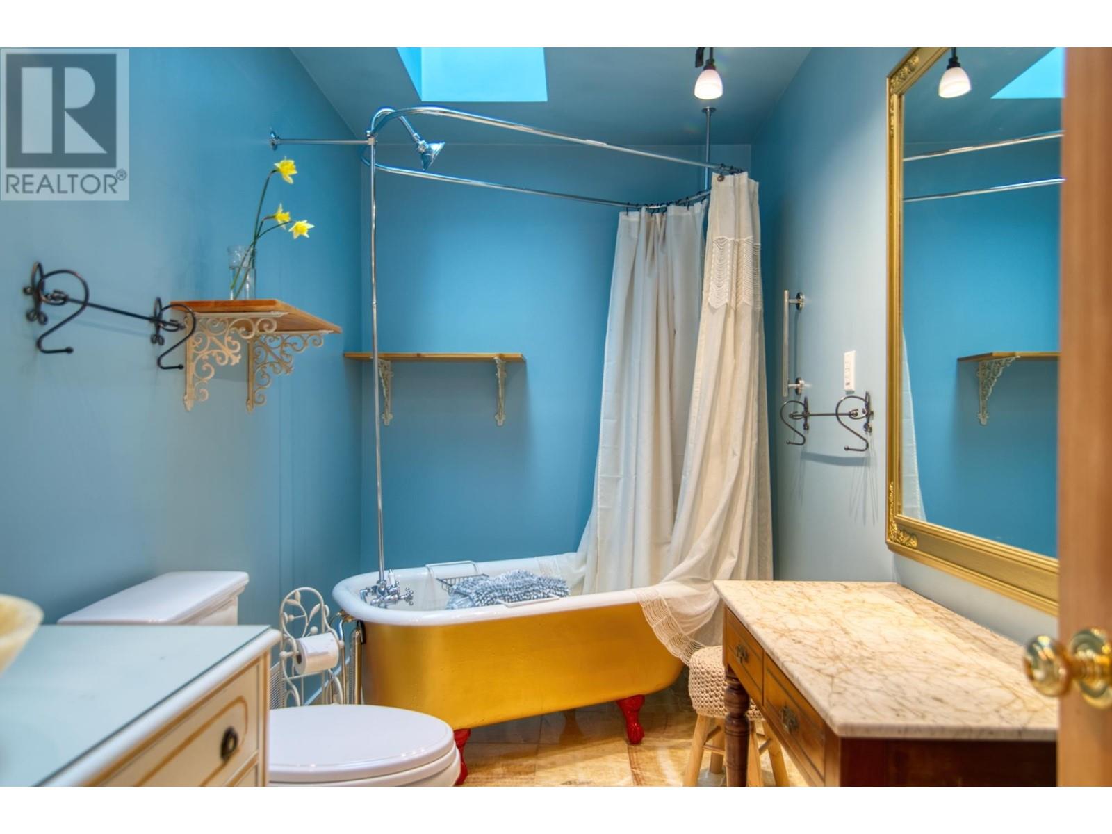 1286 Gower Point Road, Gibsons, British Columbia  V0N 1V3 - Photo 18 - R2858746