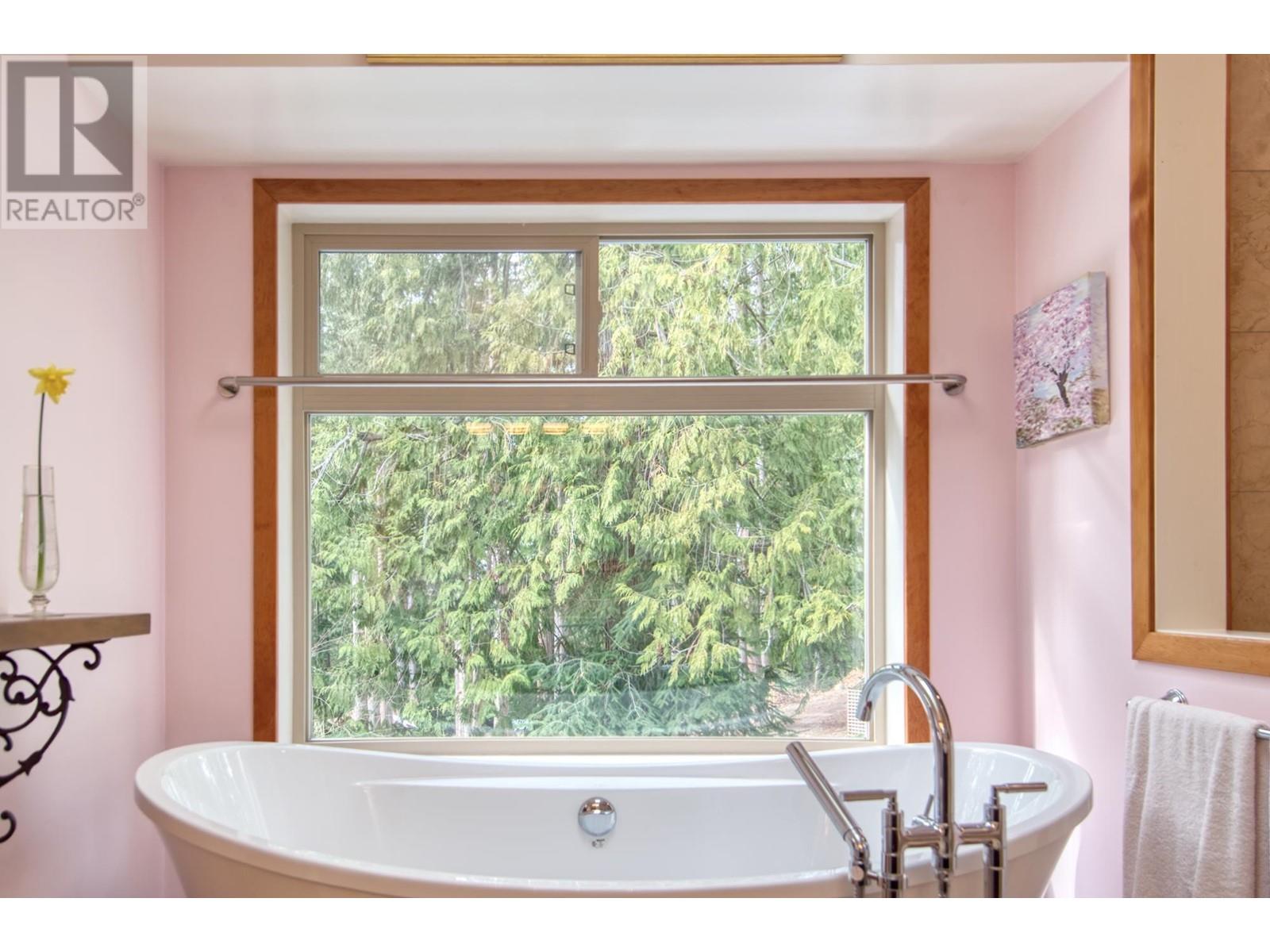 1286 Gower Point Road, Gibsons, British Columbia  V0N 1V3 - Photo 25 - R2858746