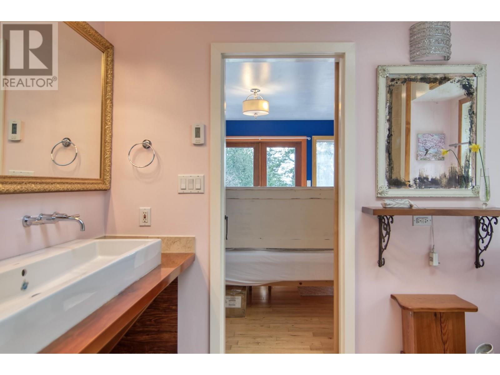 1286 Gower Point Road, Gibsons, British Columbia  V0N 1V3 - Photo 26 - R2858746
