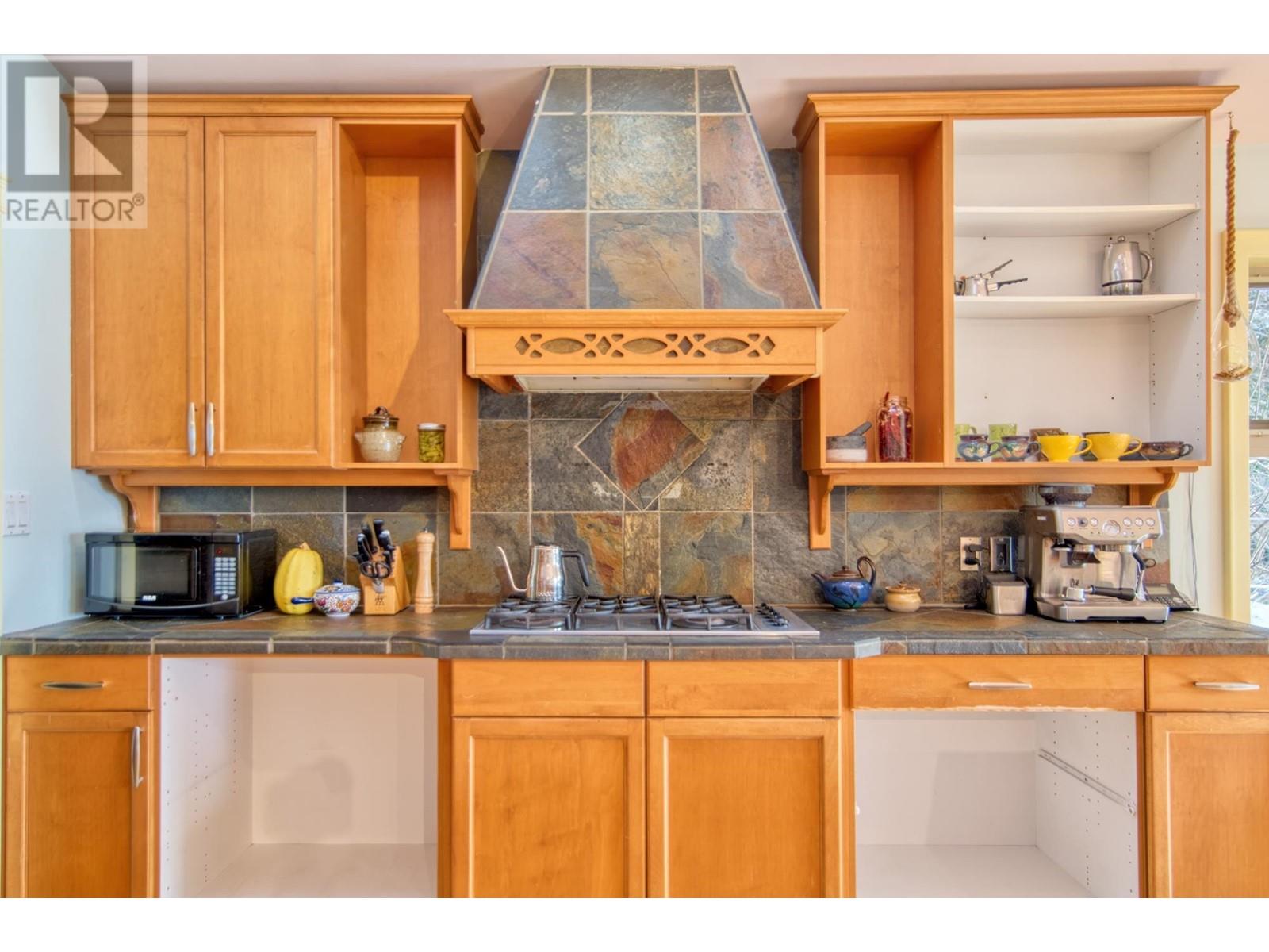 1286 Gower Point Road, Gibsons, British Columbia  V0N 1V3 - Photo 8 - R2858746