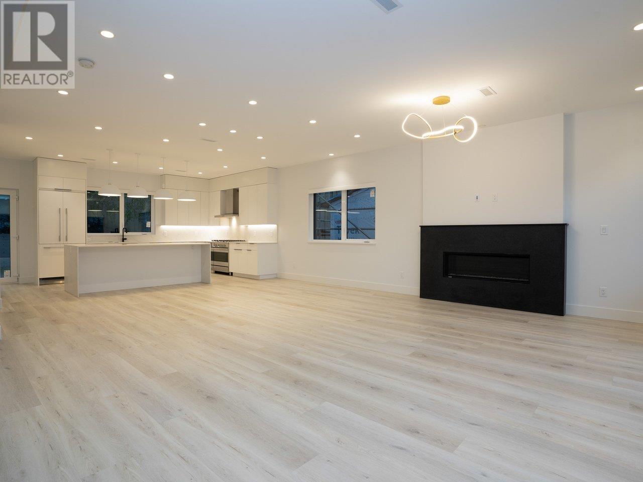 1115 E Keith Road, North Vancouver, British Columbia  V7L 1X4 - Photo 4 - R2858792