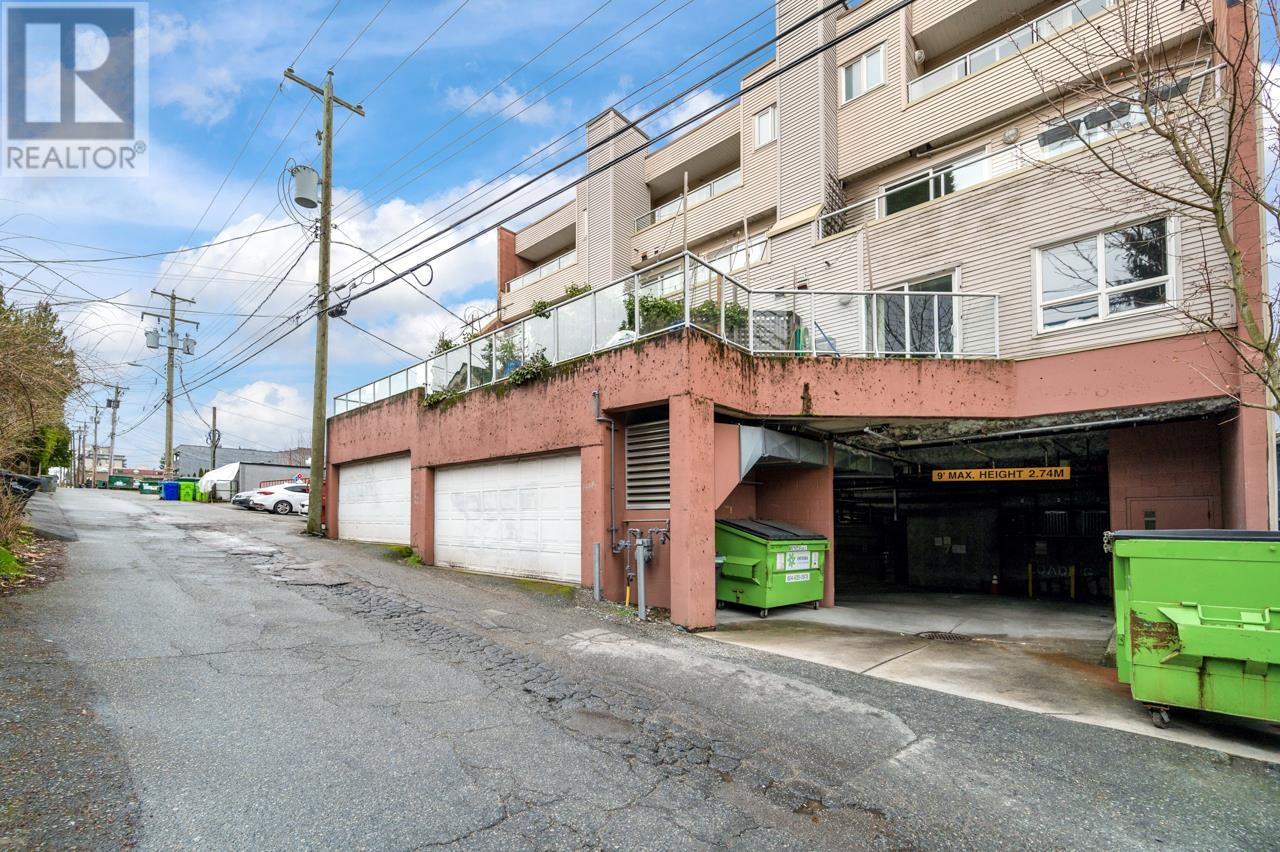 Listing Picture 16 of 16 : 4416 W 10TH AVENUE, Vancouver / 溫哥華 - 魯藝地產 Yvonne Lu Group - MLS Medallion Club Member