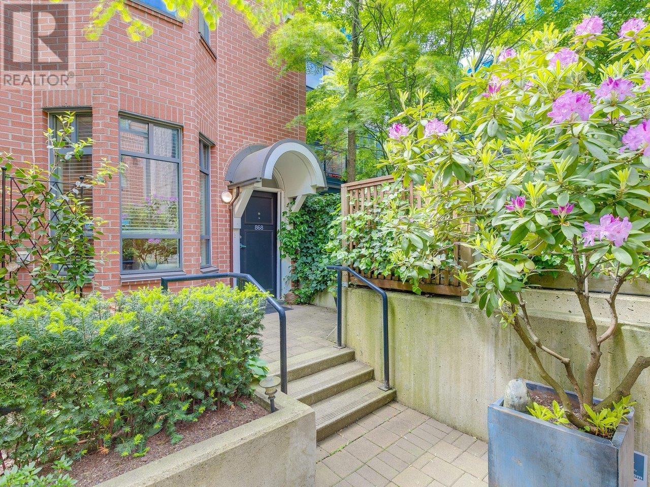 868 W 6th Avenue, Vancouver, British Columbia  V5Z 1A6 - Photo 1 - R2858654