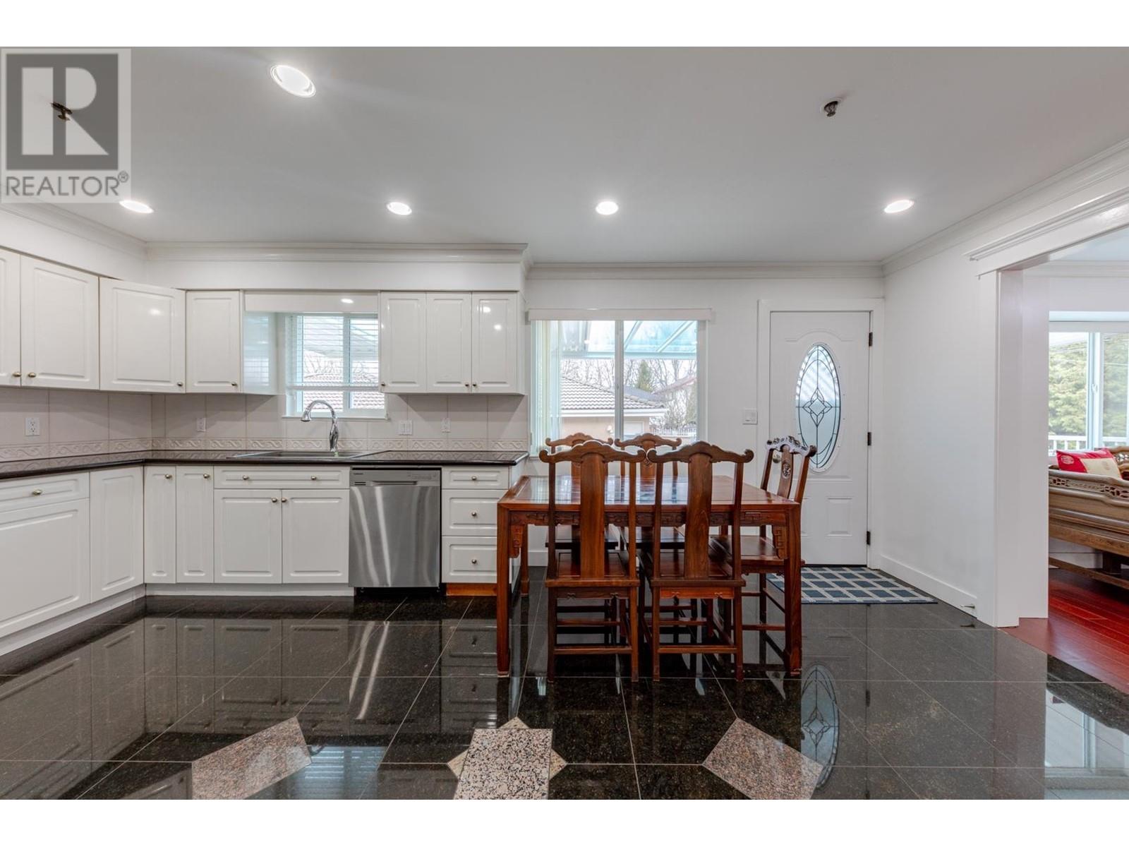 2169 E 48th Avenue, Vancouver, British Columbia  V5P 1R7 - Photo 6 - R2858591