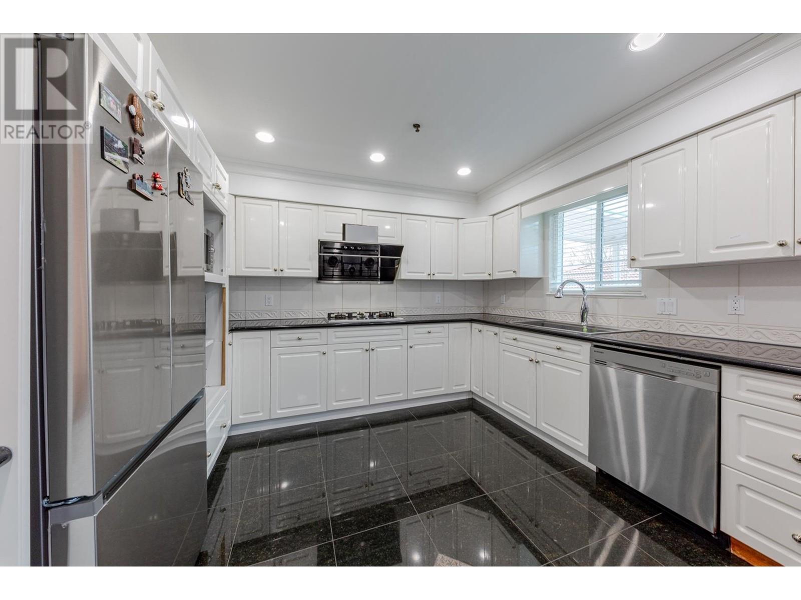 2169 E 48th Avenue, Vancouver, British Columbia  V5P 1R7 - Photo 9 - R2858591