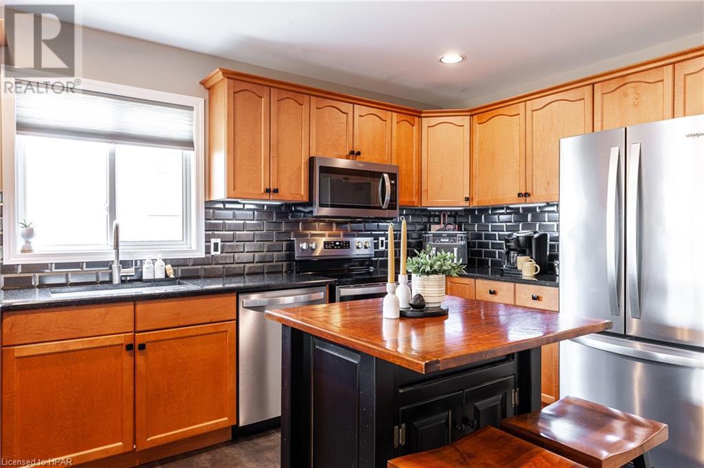 76 Walsh Crescent, Stratford, Ontario  N5A 7X8 - Photo 10 - 40552503