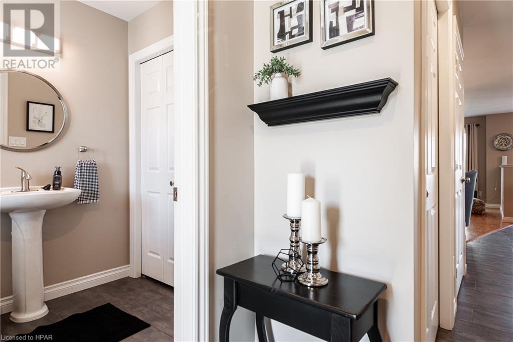 76 Walsh Crescent, Stratford, Ontario  N5A 7X8 - Photo 3 - 40552503