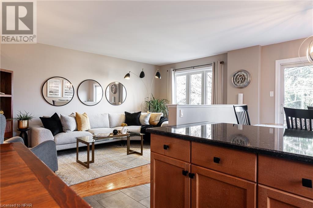 76 Walsh Crescent, Stratford, Ontario  N5A 7X8 - Photo 8 - 40552503